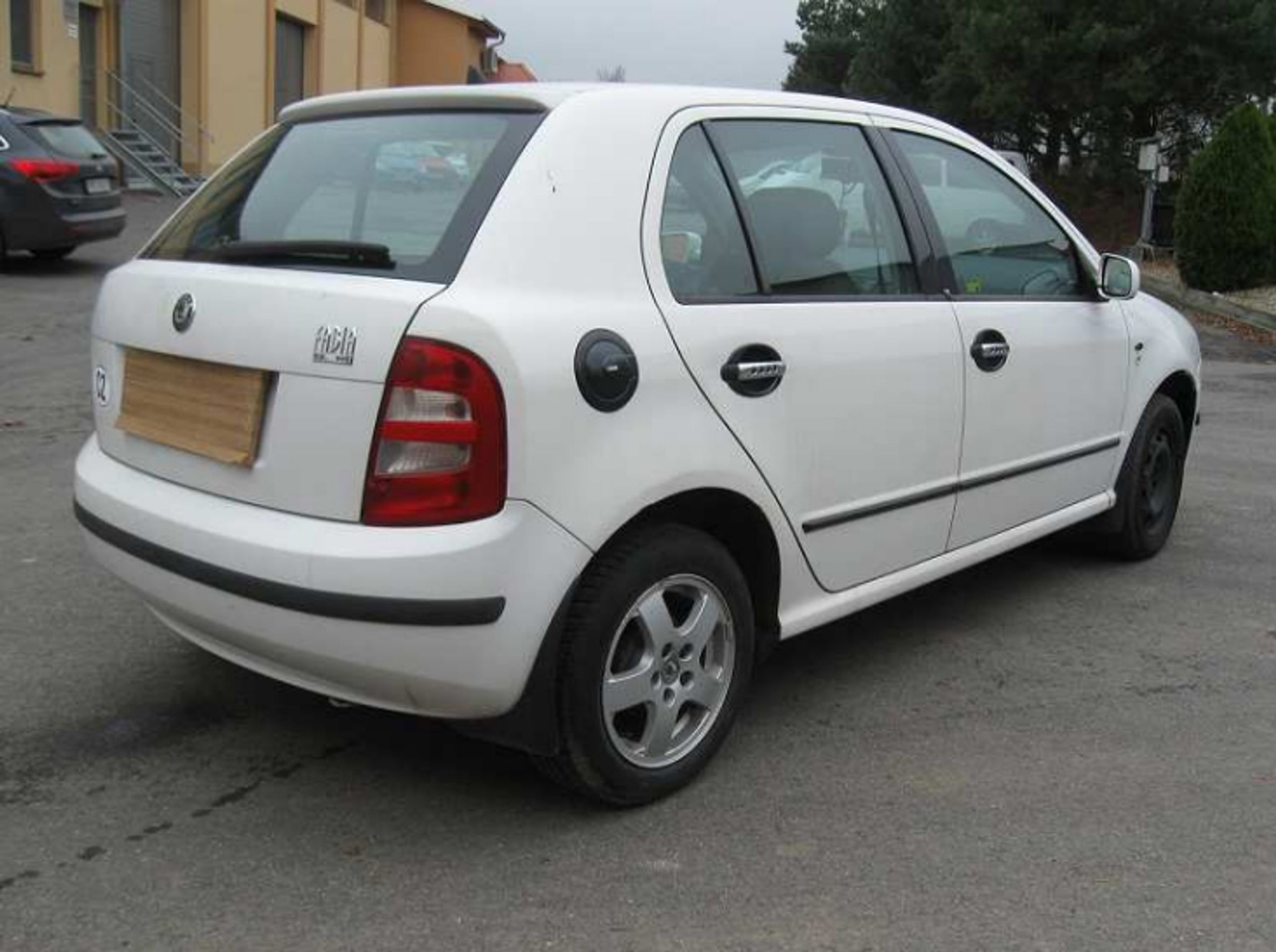 Dražba - Škoda Fabia (benzin), Vyvolávací cena: 15.000,- - GALERIE: Dražba motorových vozidel (42/51)
