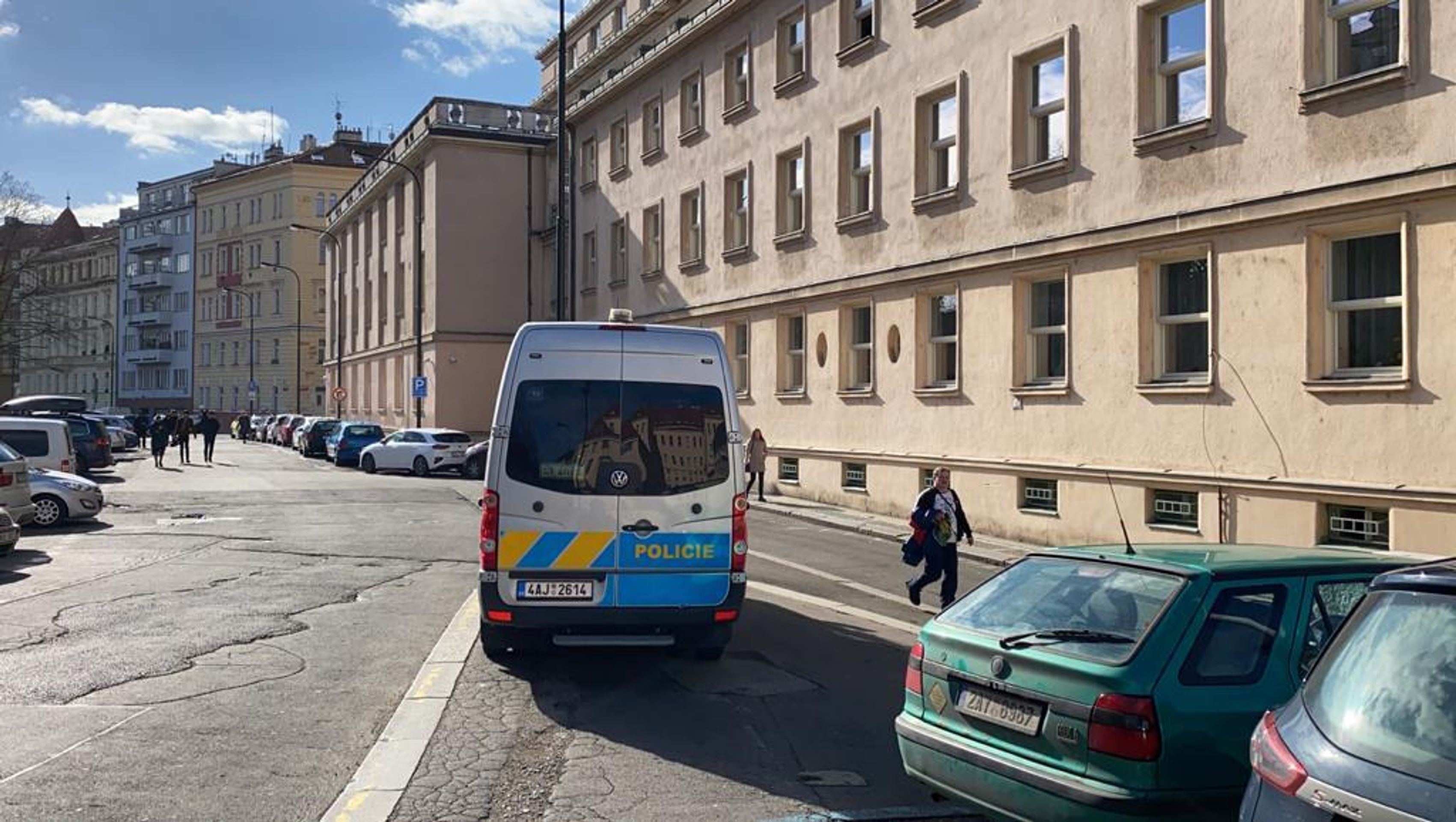 Razie na ministerstvu práce a sociálních věcí policejním útvarem NCOZ - 4 - GALERIE: Razie na ministerstvu práce a sociálních věcí policejním útvarem NCOZ (4/5)