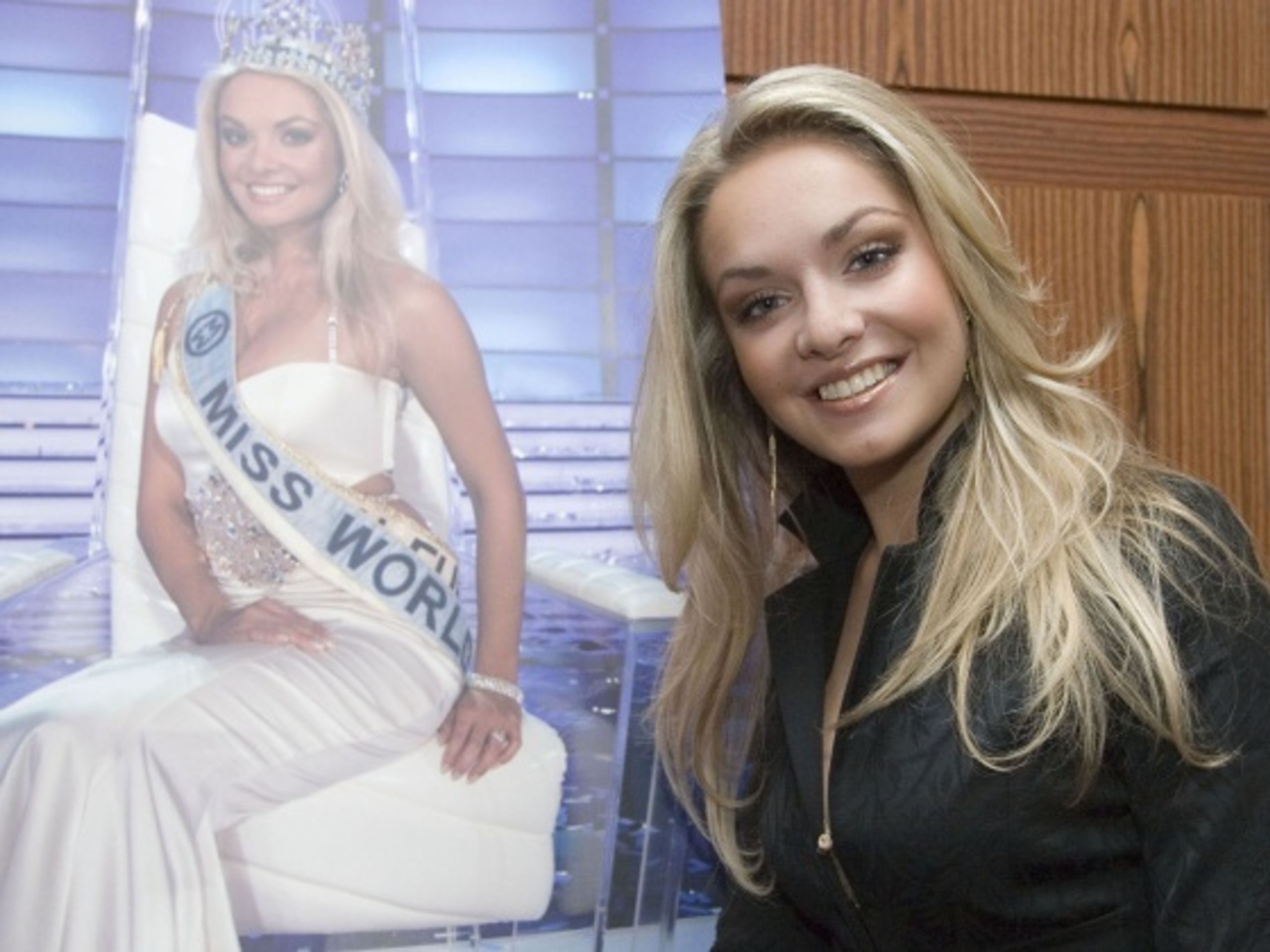 Miss World Taťána Kuchařová - Missky se na letišti minuly (2/3)