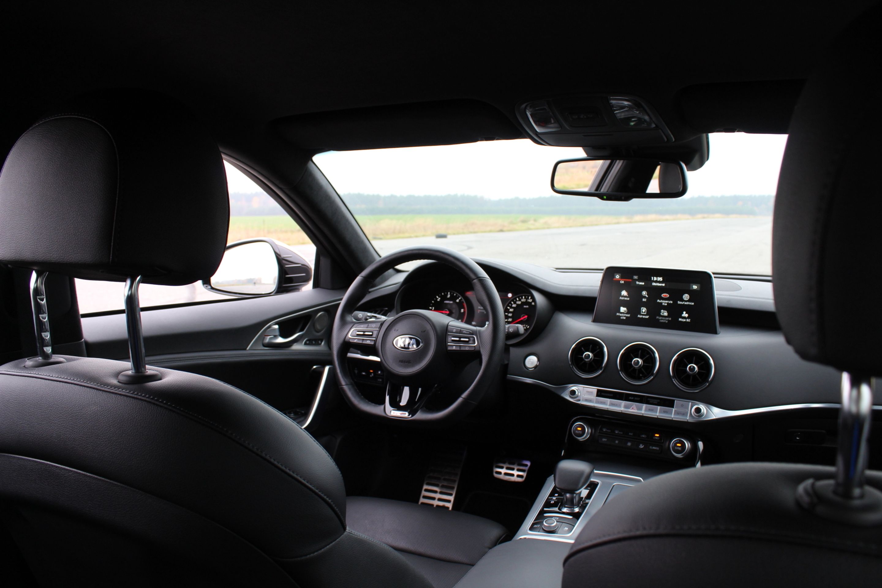 Kia Stinger - 16 - Fotogalerie: Korejské žihadlo Kia Stinger (39/53)