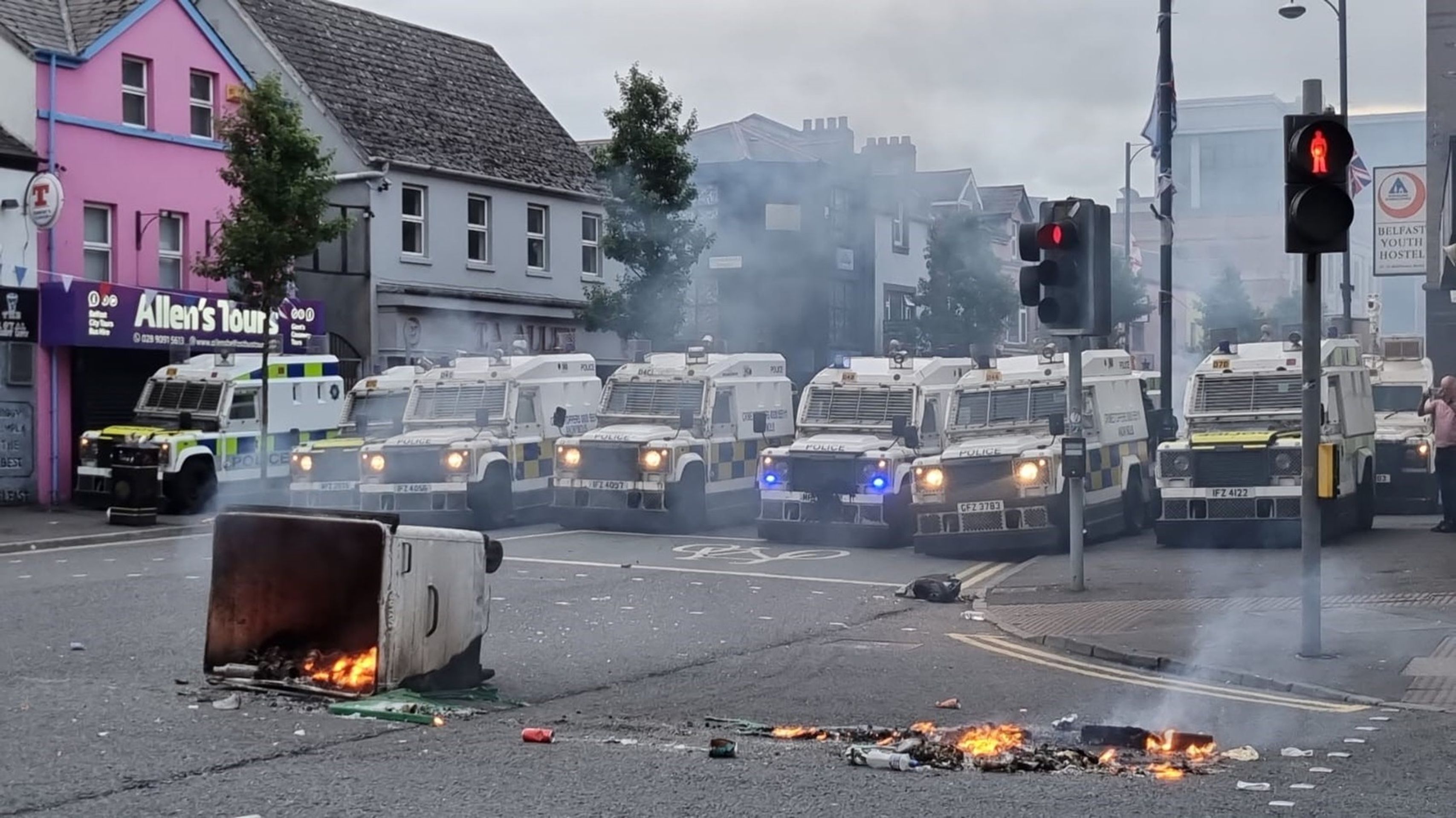 Protiimigrační demonstrace v Belfastu, 3. 8. 2024 (1) - Protiimigrační demonstrace v Belfastu (4/5)