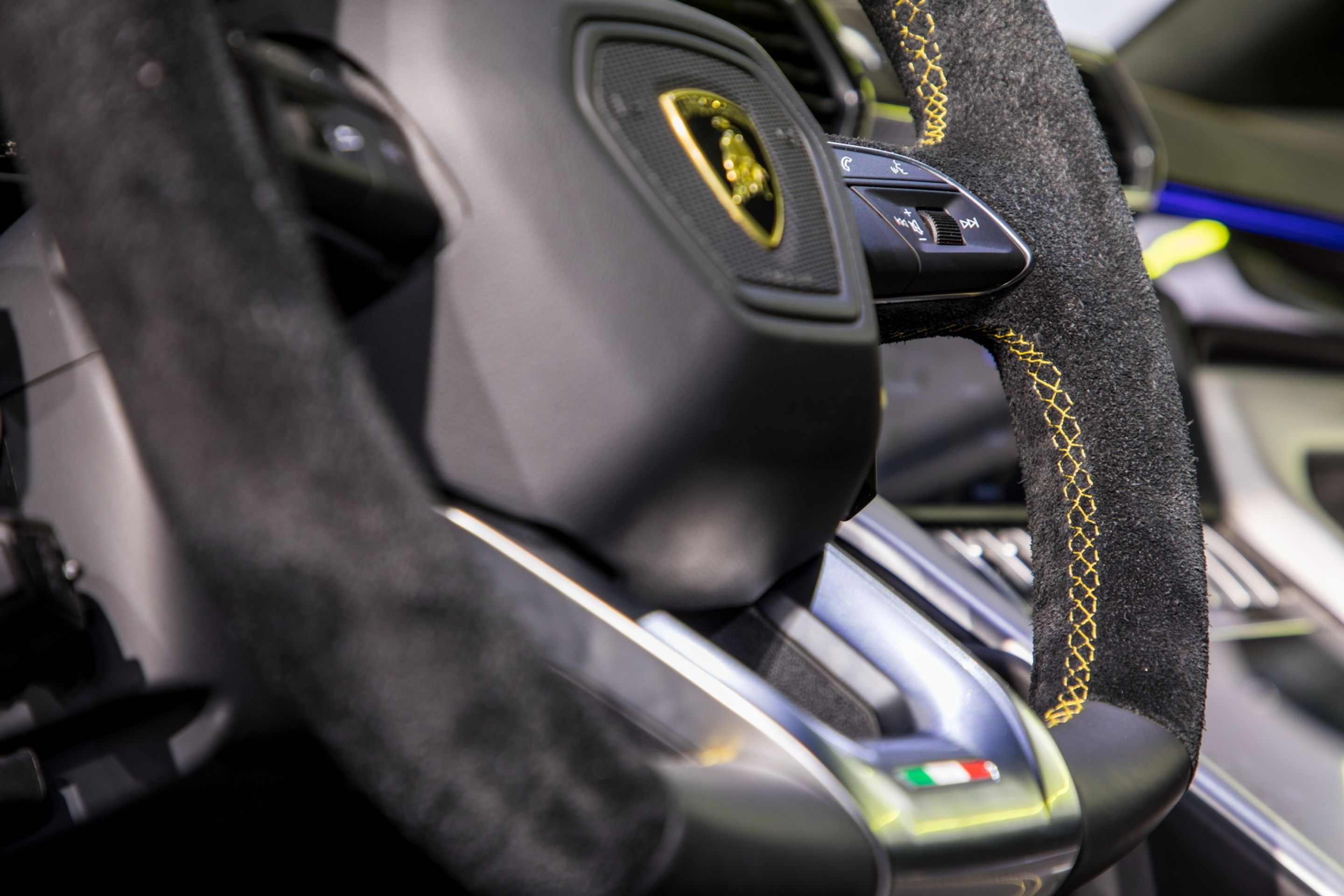 Lamborghini Urus - 13 - Fotogalerie: Nejdrsnější SUV Lamborghini Urus (21/30)