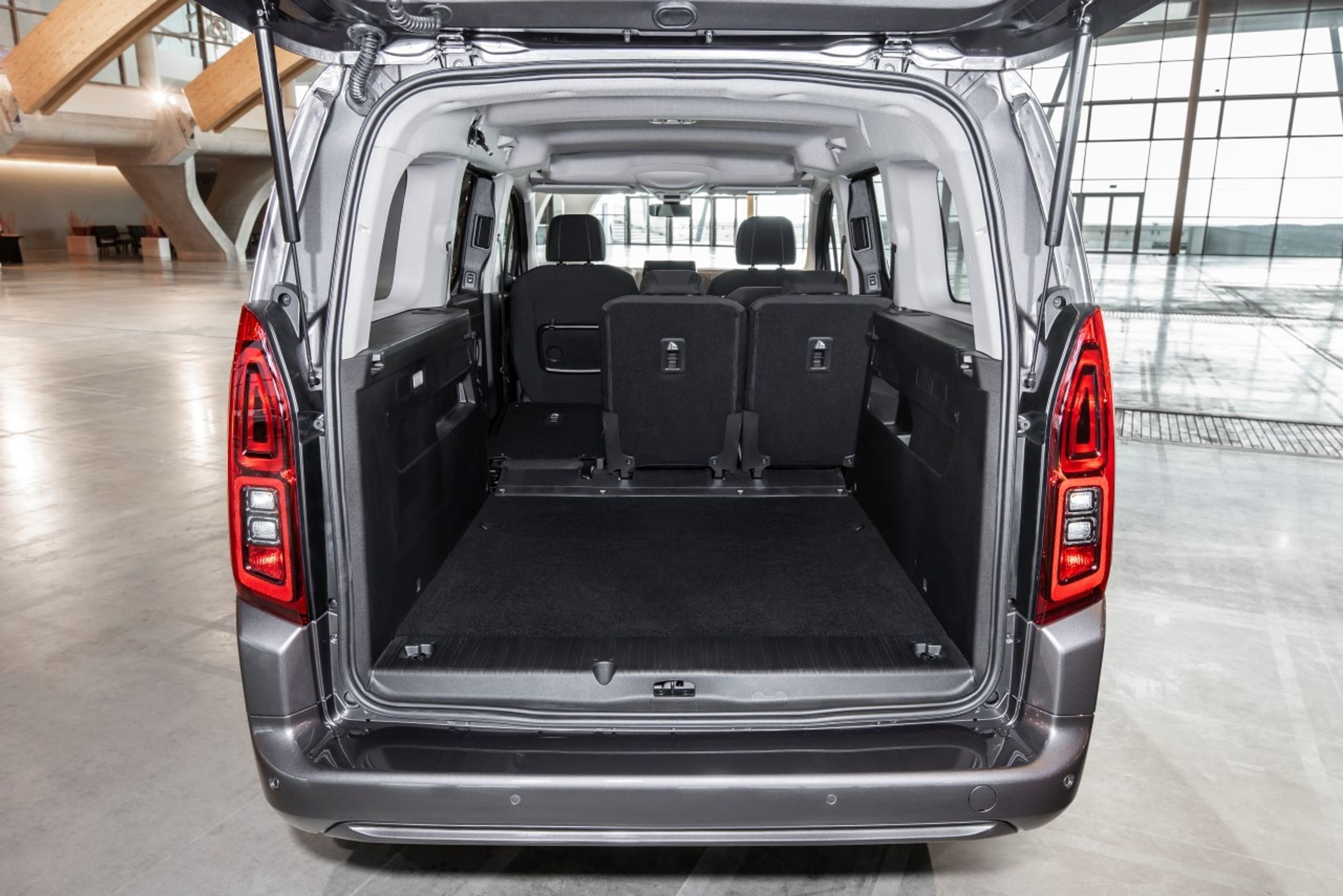 Toyota Proace City - 53 - Fotogalerie: Toyota Proace City jako dodávka i auto pro rodinu (8/28)
