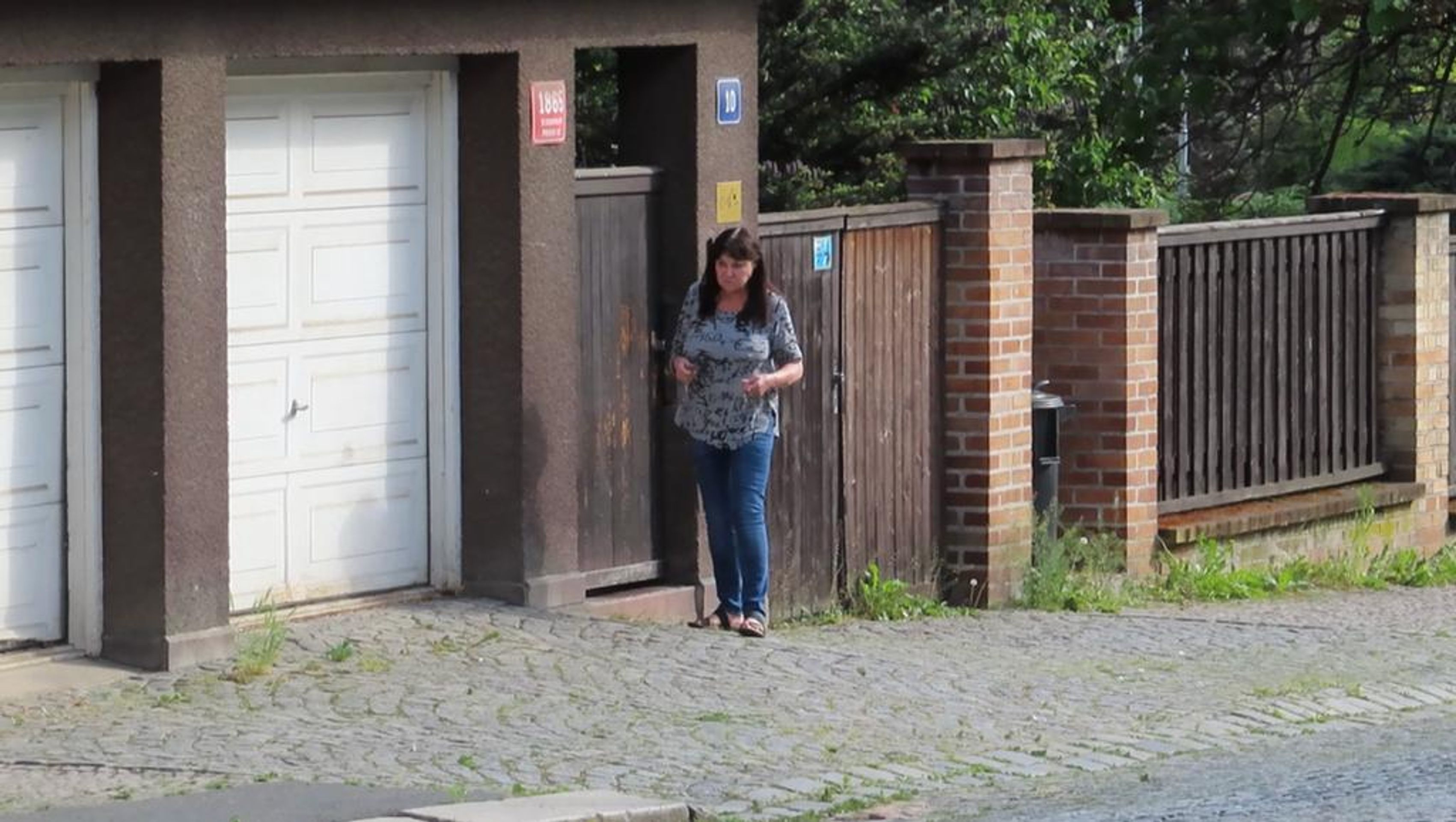 Dáda Patrasová krátce po nehodě - Dagmar Patrasová se po nehodě válela na ulici (3/5)