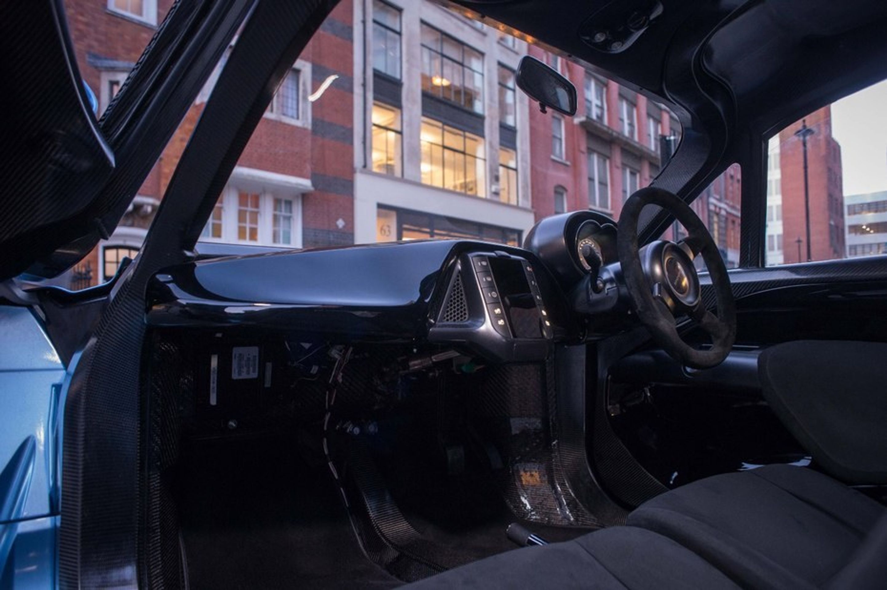 Nový automobil, který jezdí na vodík - 8 - GALERIE: Nový automobil, který jezdí na vodík (8/10)