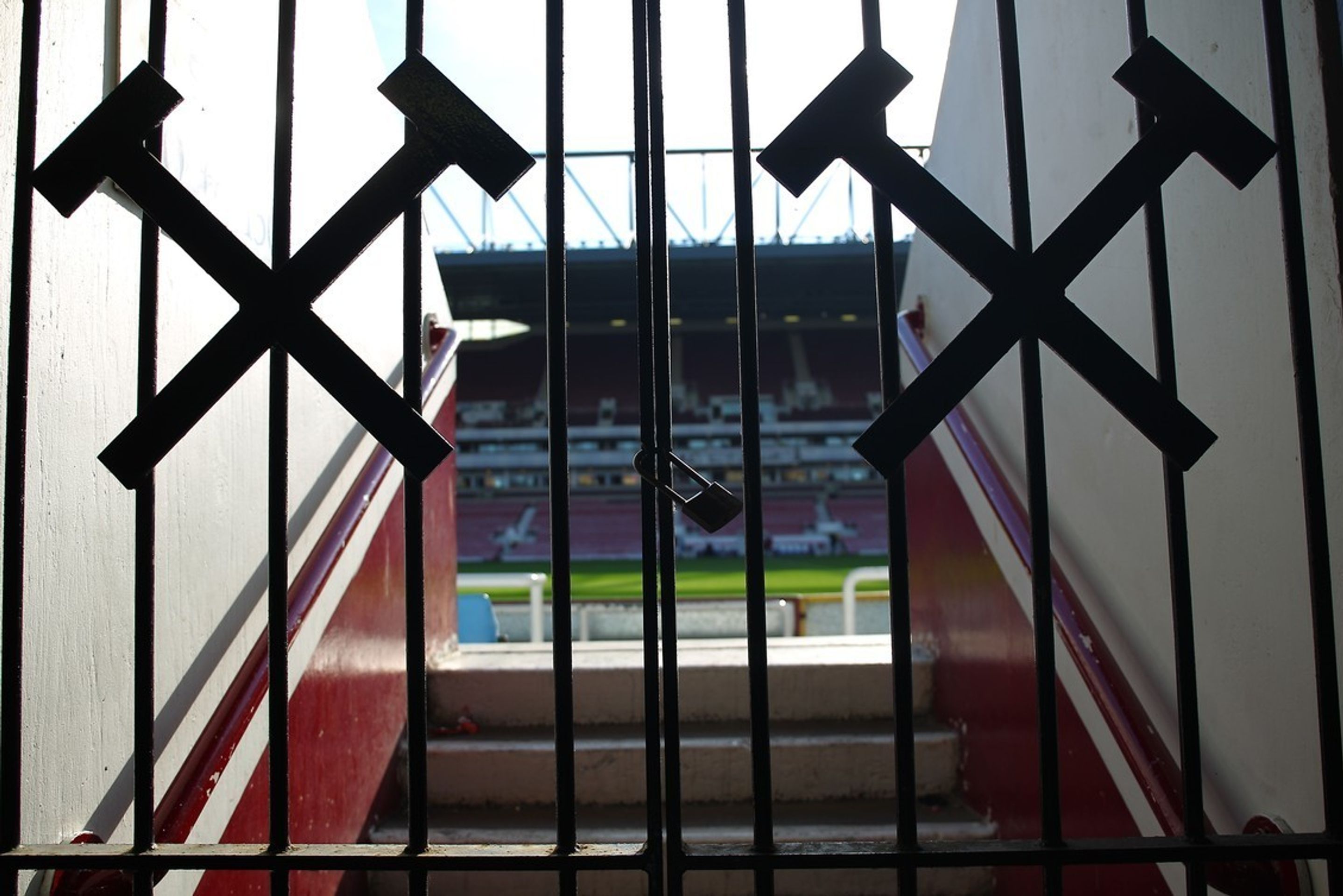 Boleyn Ground, stadion West Hamu United - 6 - GALERIE: Další opuštěný fotbalová chrám - Boleyn Ground (6/6)