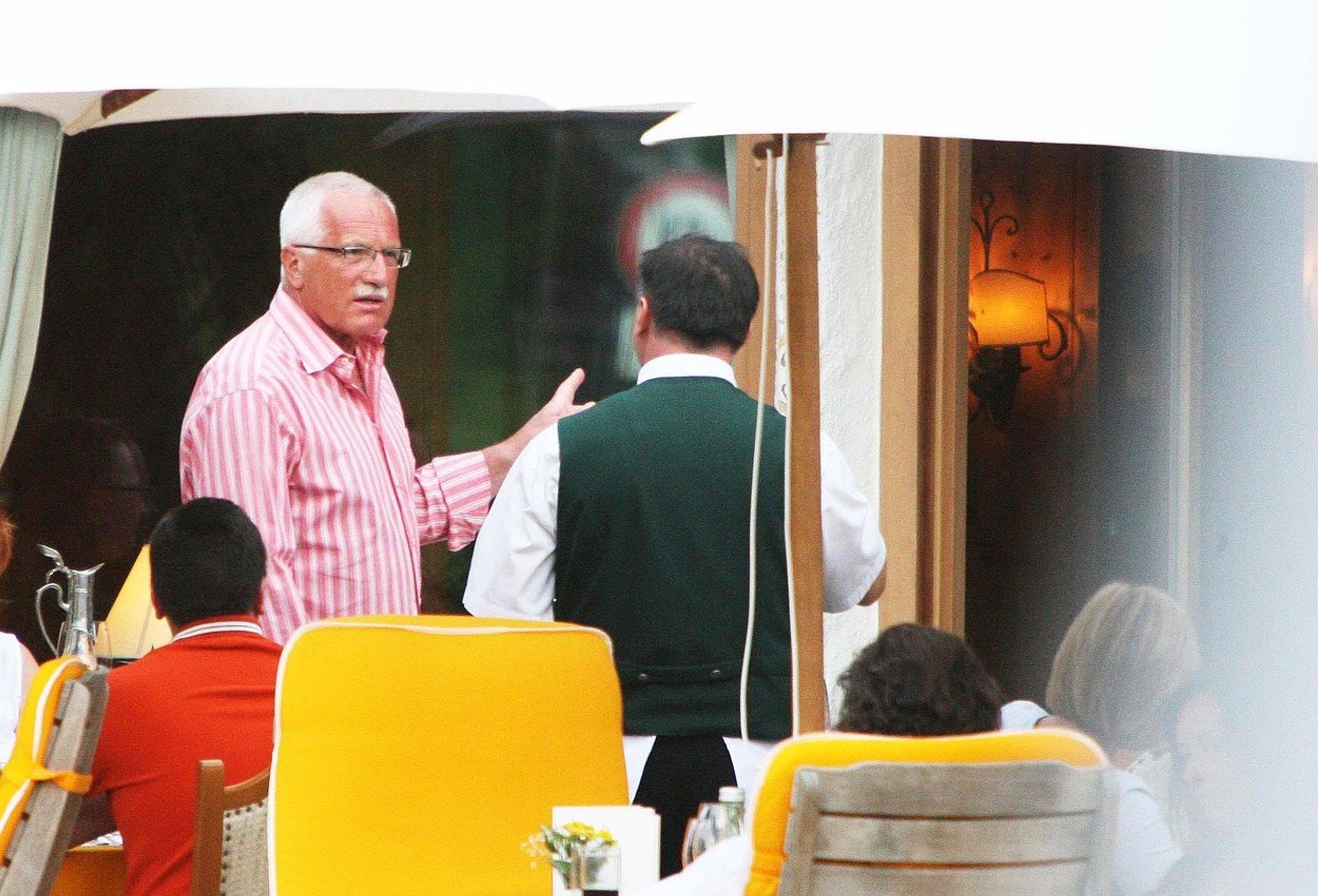 Václav Klaus na dovolené - GALERIE: Prezidenti na dovolené a jejich outfity (1/9)