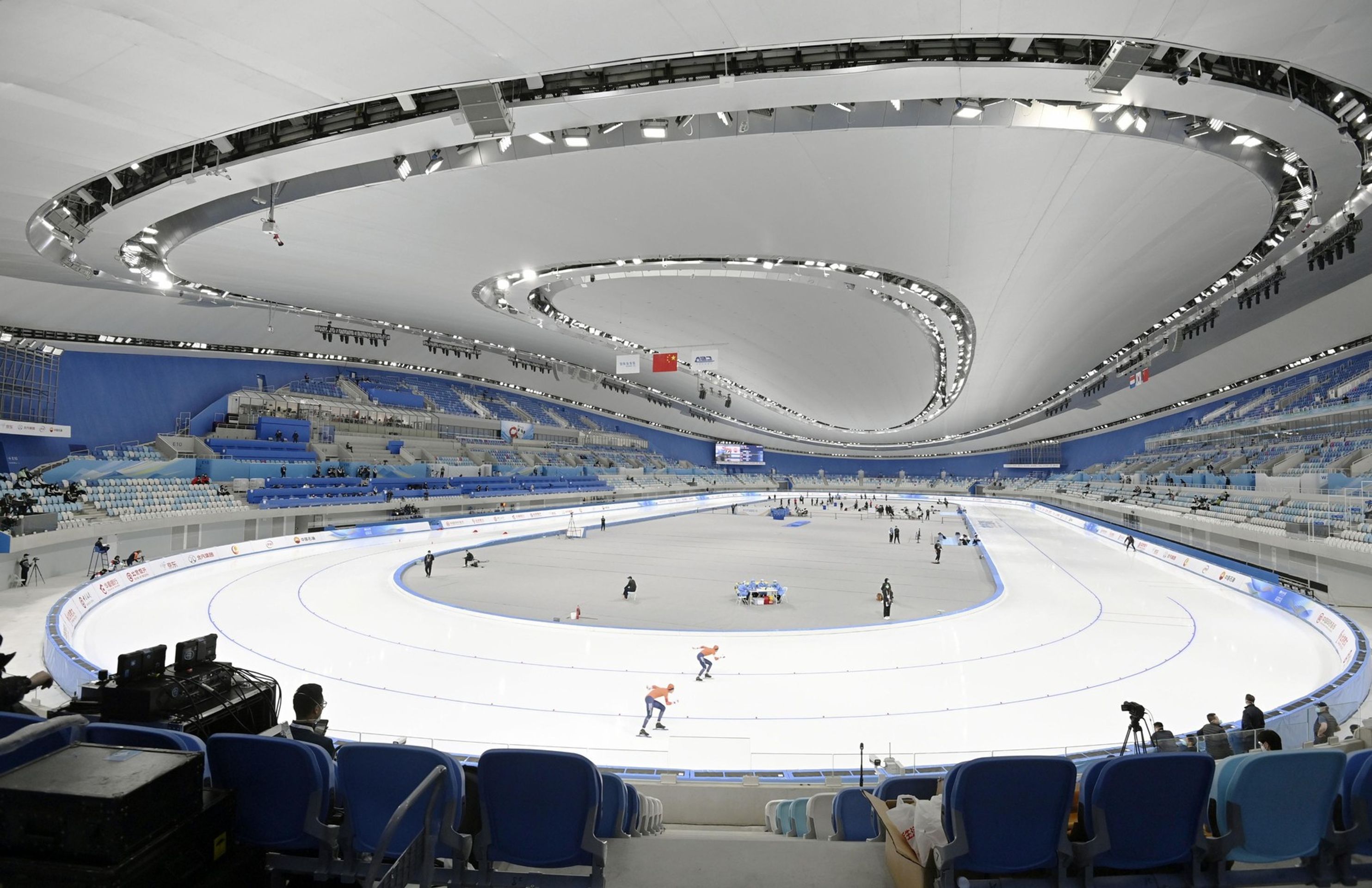 Rychlobruslařský ovál v národním stadionu - Pekingské sportoviště pro zimní olympijské hry v Číně 2022 (11/14)