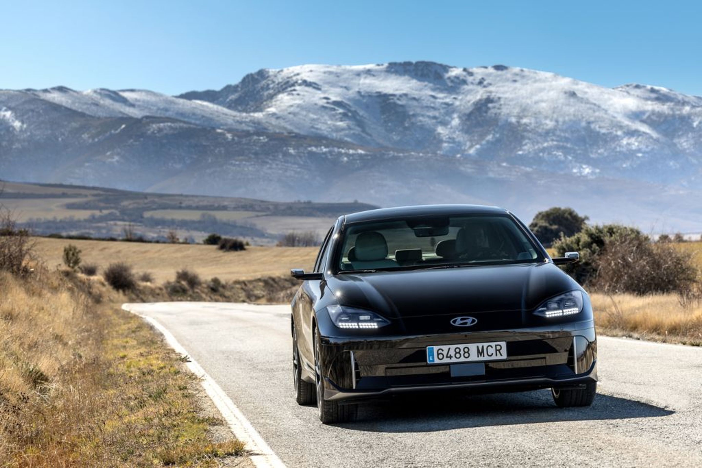 Hyundai Ioniq 6 - Světové auto roku 2023 Hyundai Ioniq 6 (2/9)