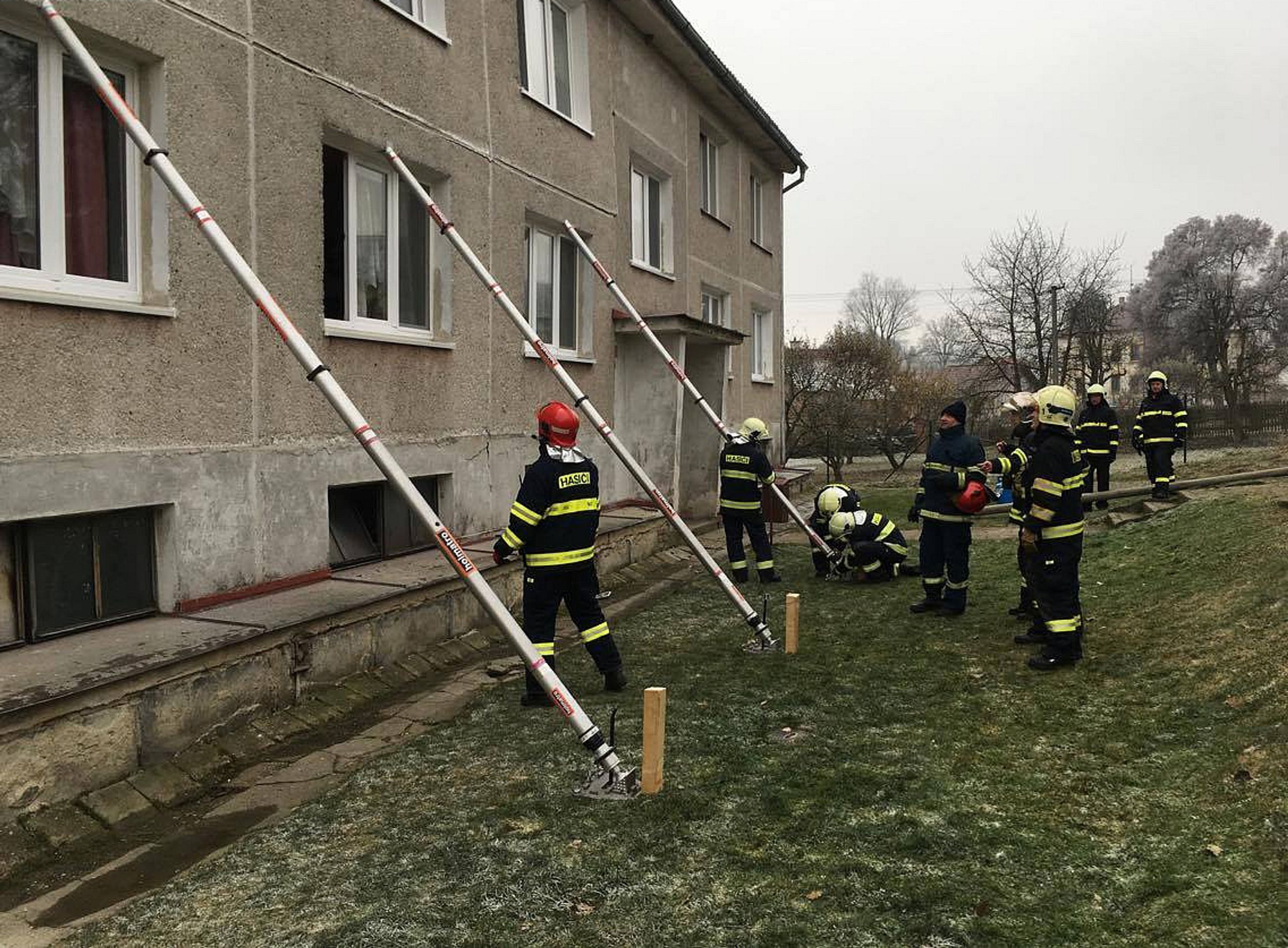 Exploze propanbutanové láhve v bytě v Drahotíně - 11 - GALERIE: Exploze propanbutanové láhve v bytě v Drahotíně (11/12)