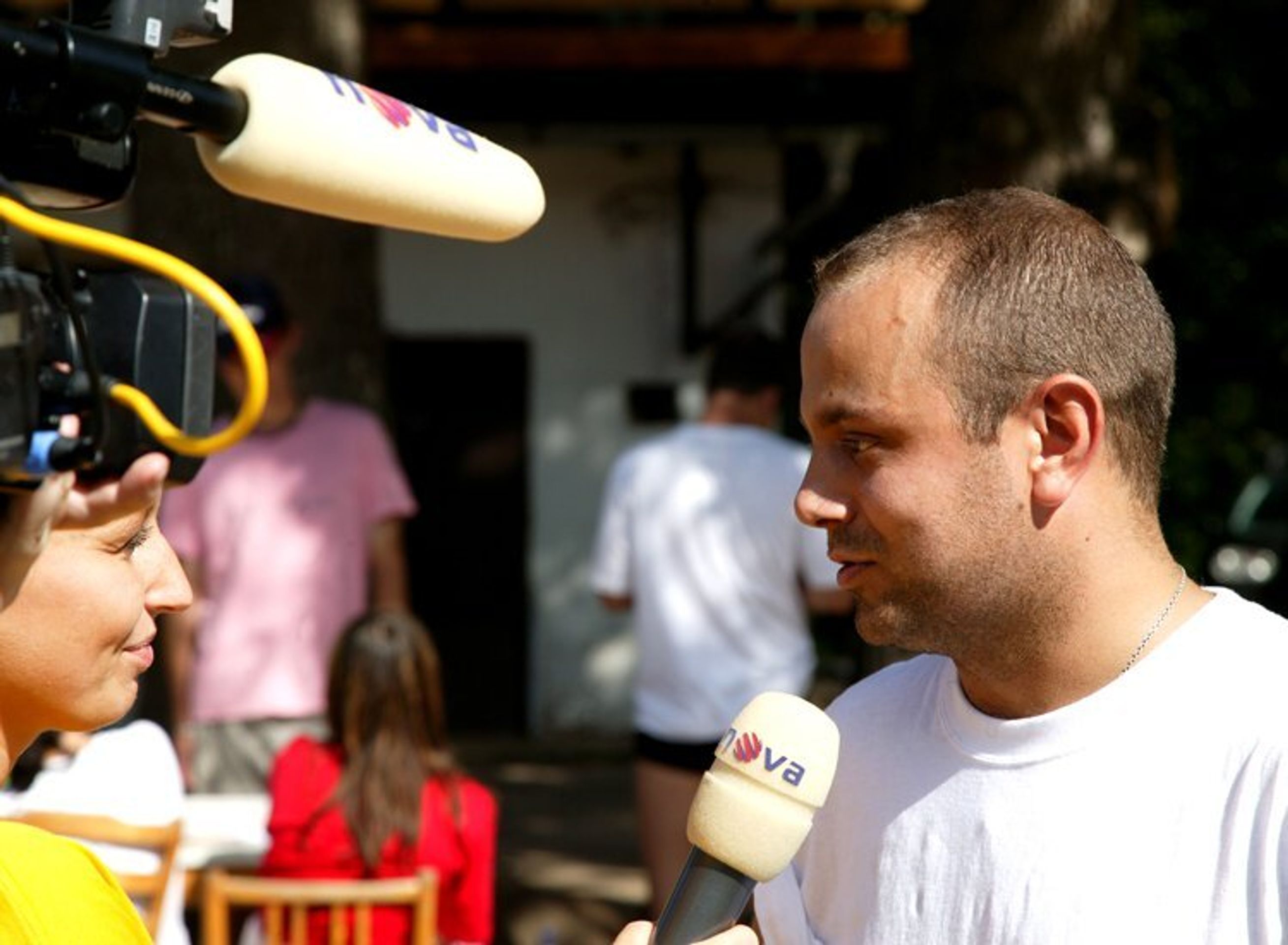 Petr Bělík při rozhovoru pro internetovou redakci televize Nova.  - VIDEO: Nova řádila na táboře Řadoff 2007! (3/5)