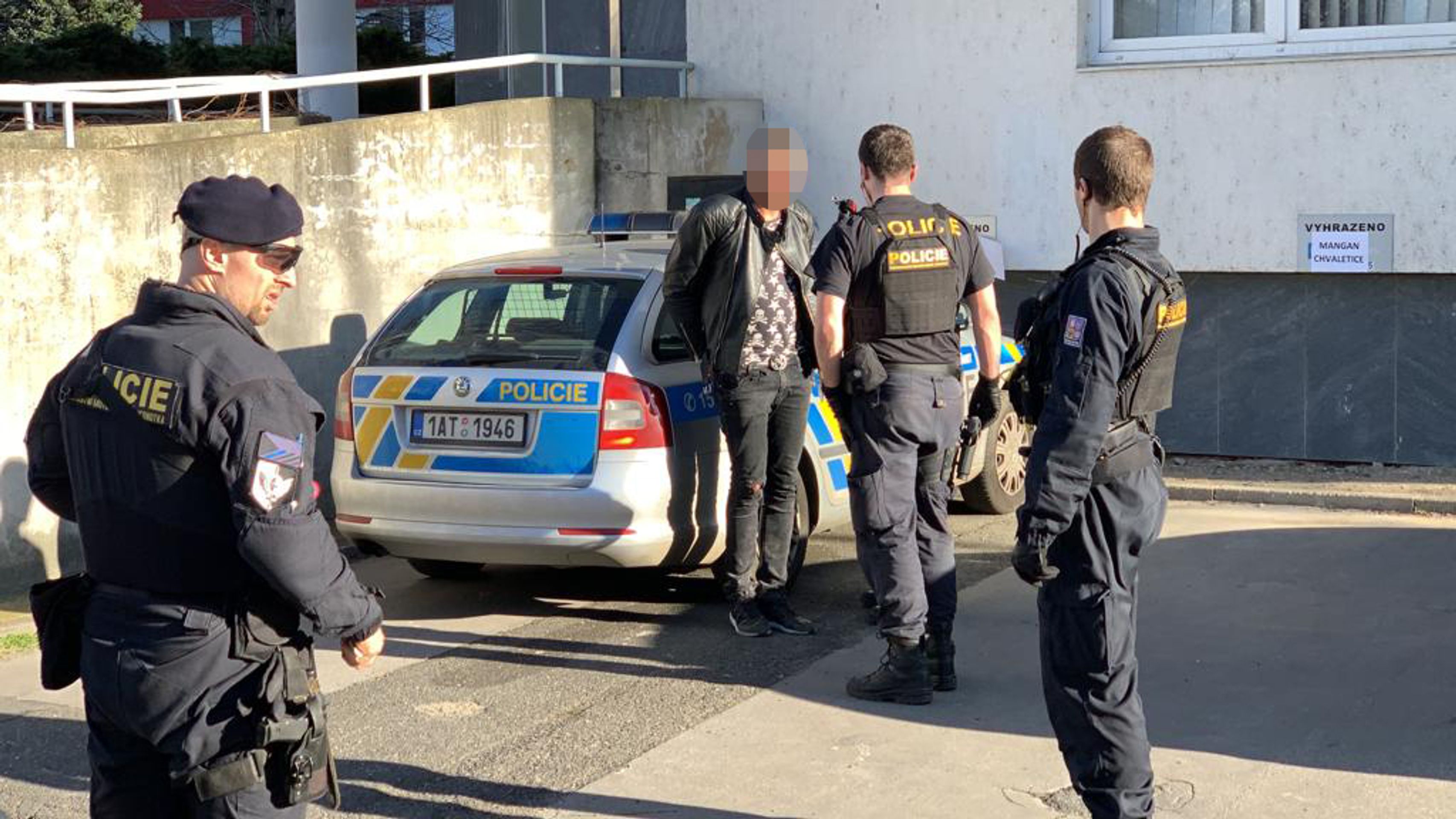 Muž na skútru odjel od nehody - 3 - GALERIE: Muž na skůtru odjel od nehody (3/4)