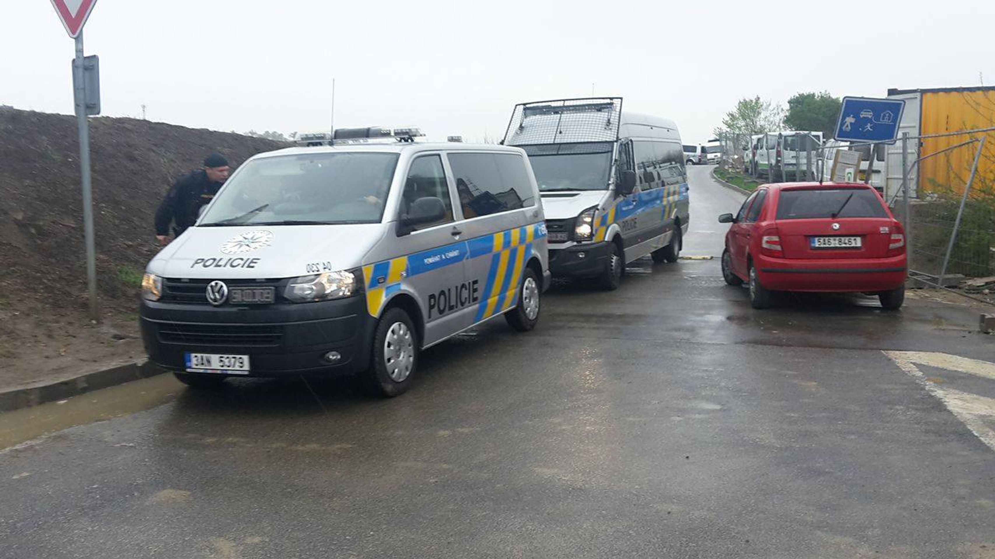 Zásah cizinecké policie na Barrandově - 2 - GALERIE: Zásah cizinecké policie na Barrandově (2/4)