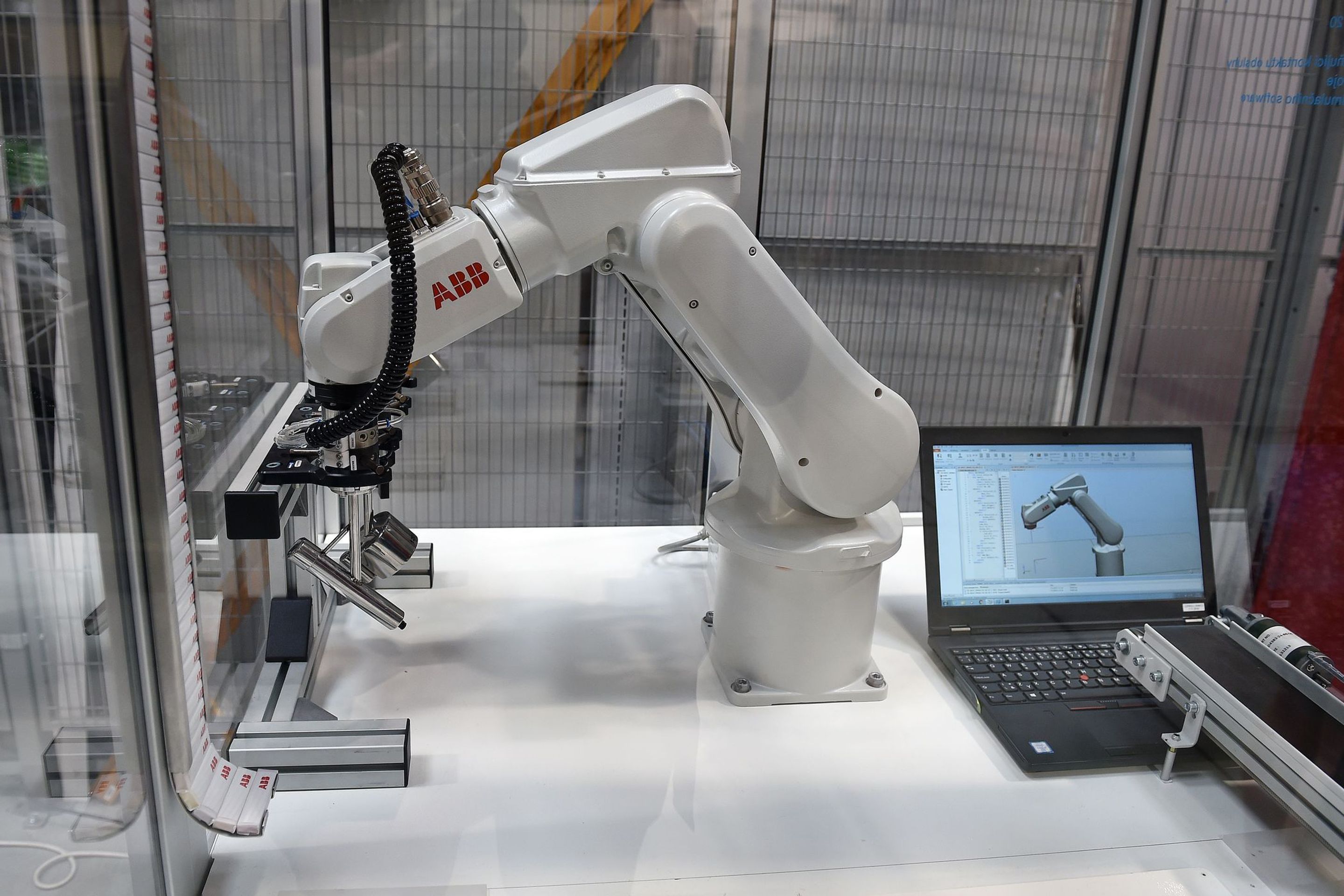 Průmyslové roboty ABB Robotika - 8 - GALERIE: Průmyslové roboty (8/9)