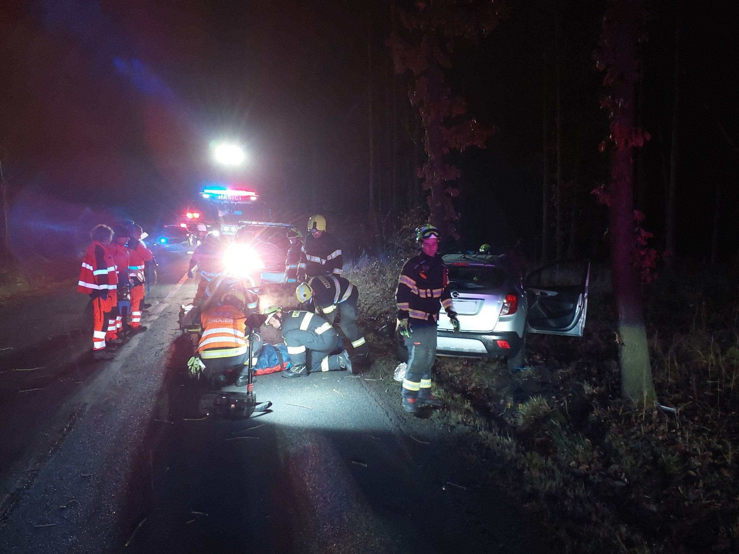 Vážná dopravní nehoda ve Srubech v Pardubickém kraji (3) - Ledovka komplikuje dopravu (1/3)