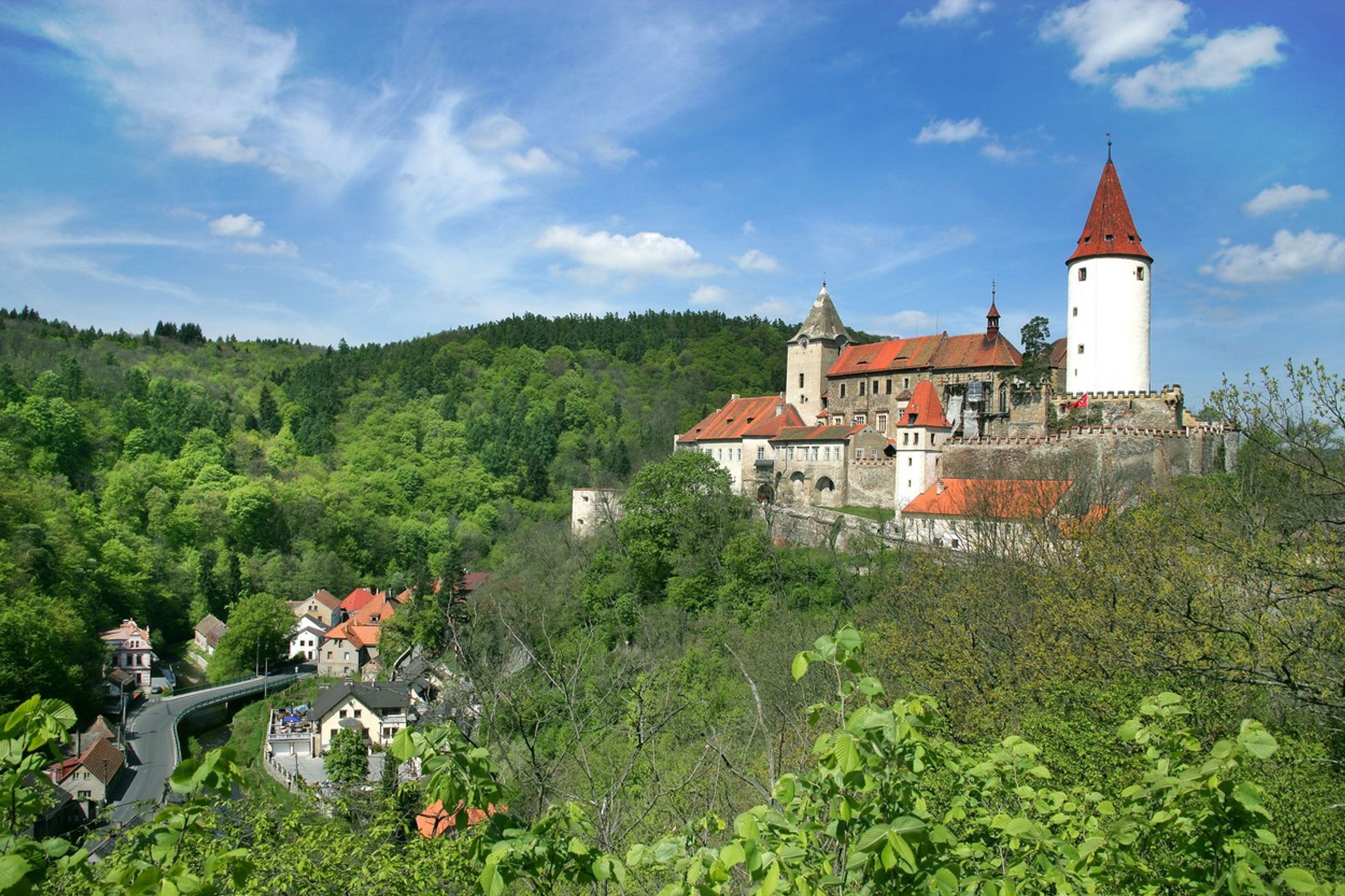 Hrad Křivoklát - Tipy na výlet: Nejkrásnější české hrady a zámky, které si zahrály v pohádkách (1/11)