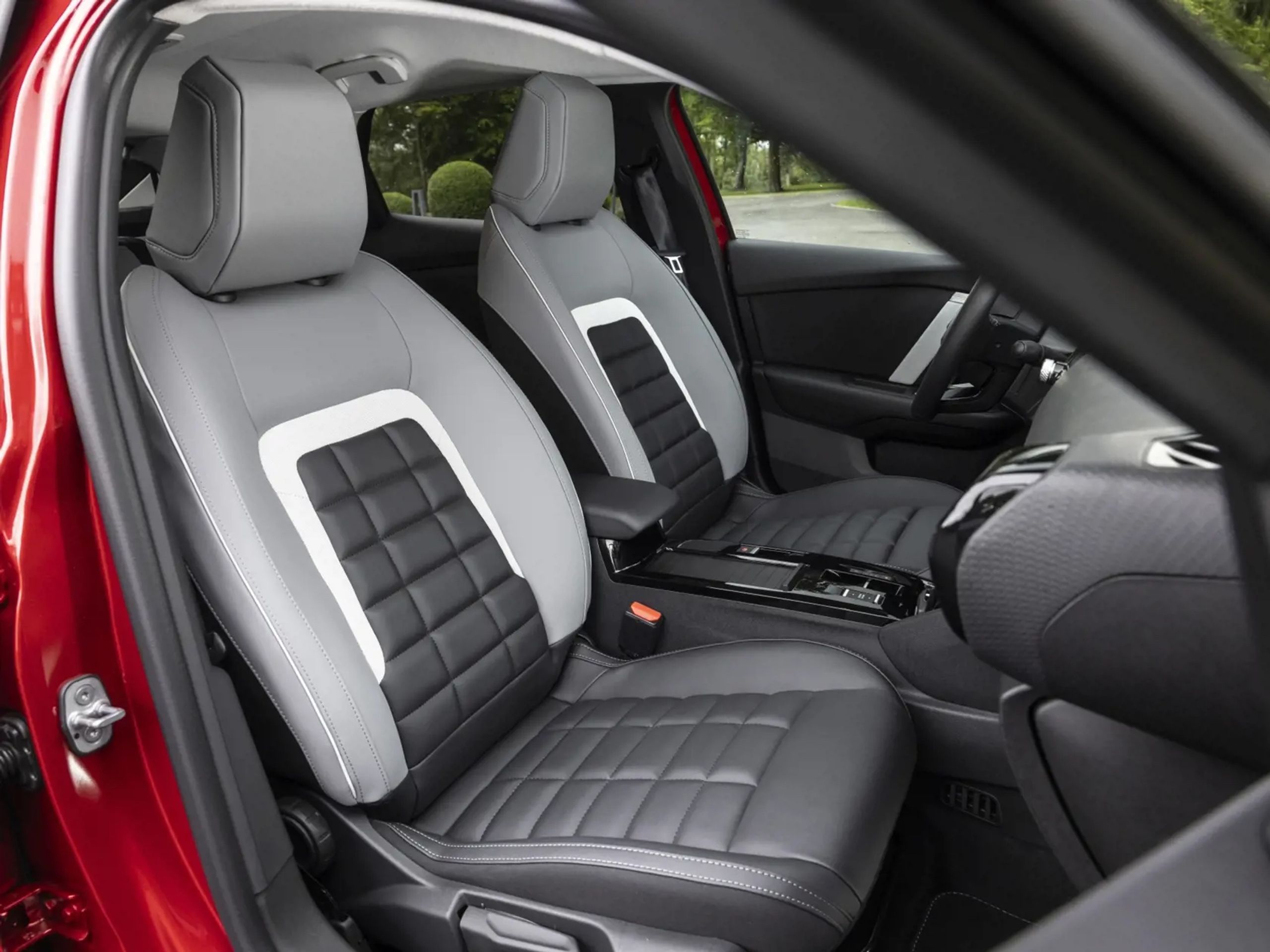 Citroëny C4 a C4 X - Citroëny C4 a C4 X (6/14)