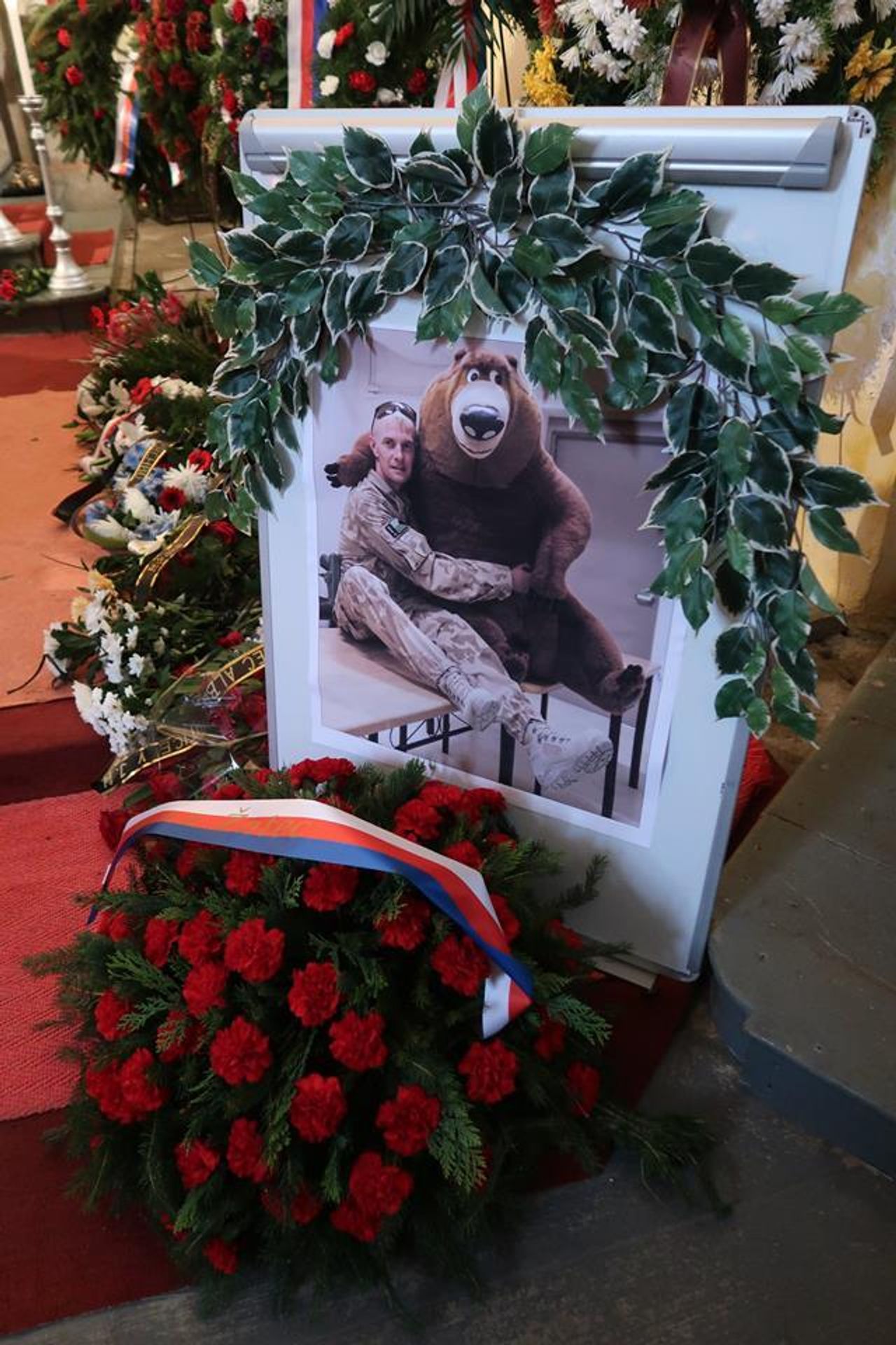 Rozloučení s válečným veteránem z Afghánistánu Jaroslavem Mevaldem - 4 - GALERIE: Rozloučení s válečným veteránem z Afghánistánu Jaroslavem Mevaldem (4/10)