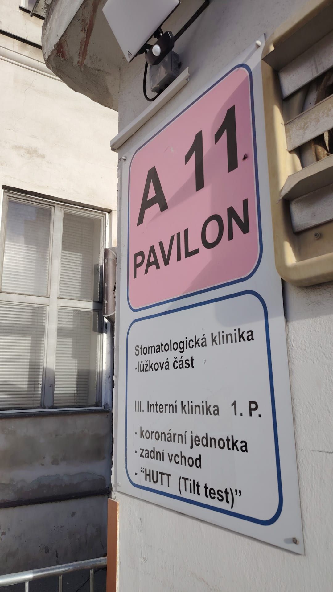 Klinika, kam převezli Karlose Vémolu - Klinika, kam převezli Karlose Vémolu (2/4)