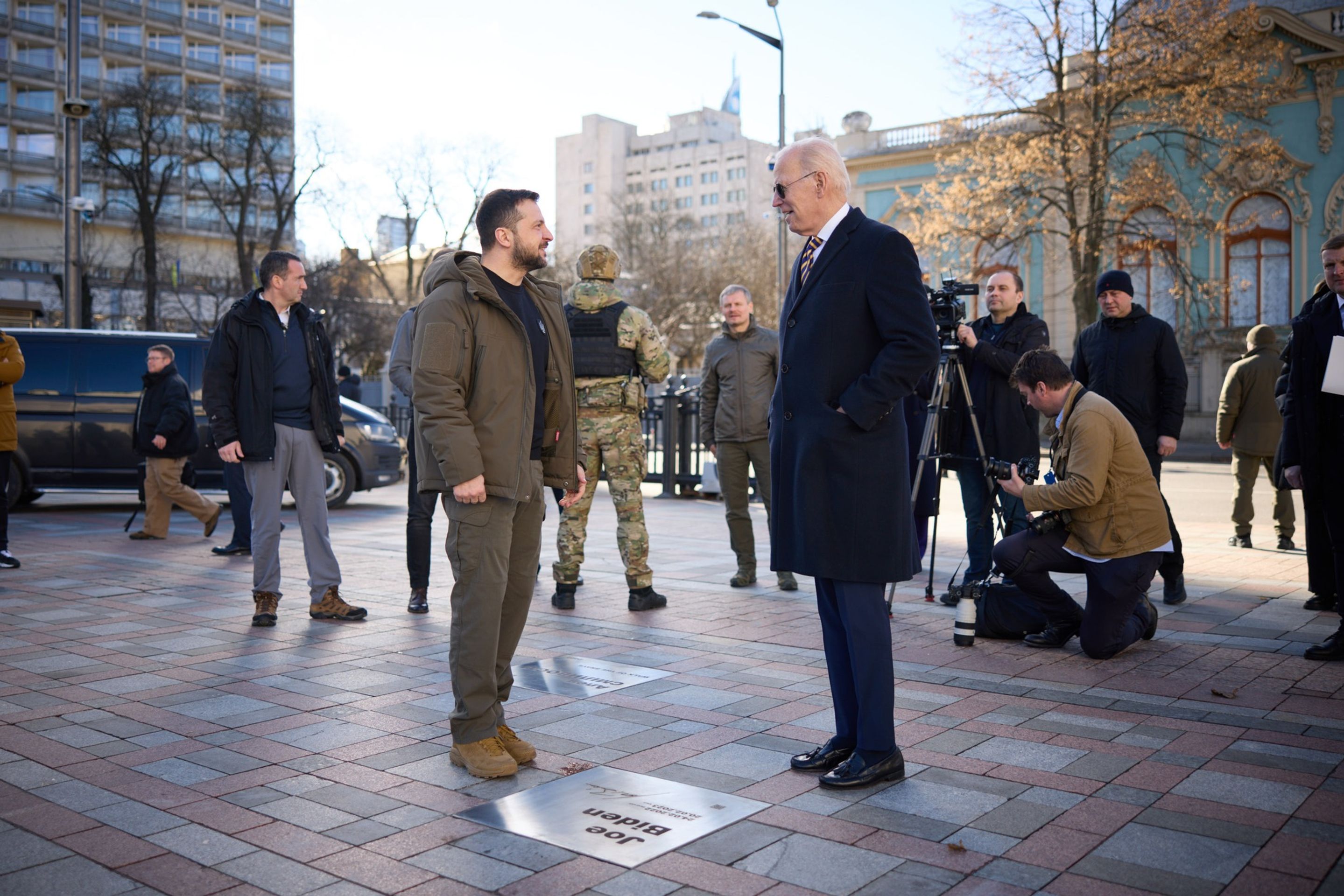 Joe Biden Volodymyr Zelenskyj - Prezident Joe Biden navštívil Ukrajinu (3/19)
