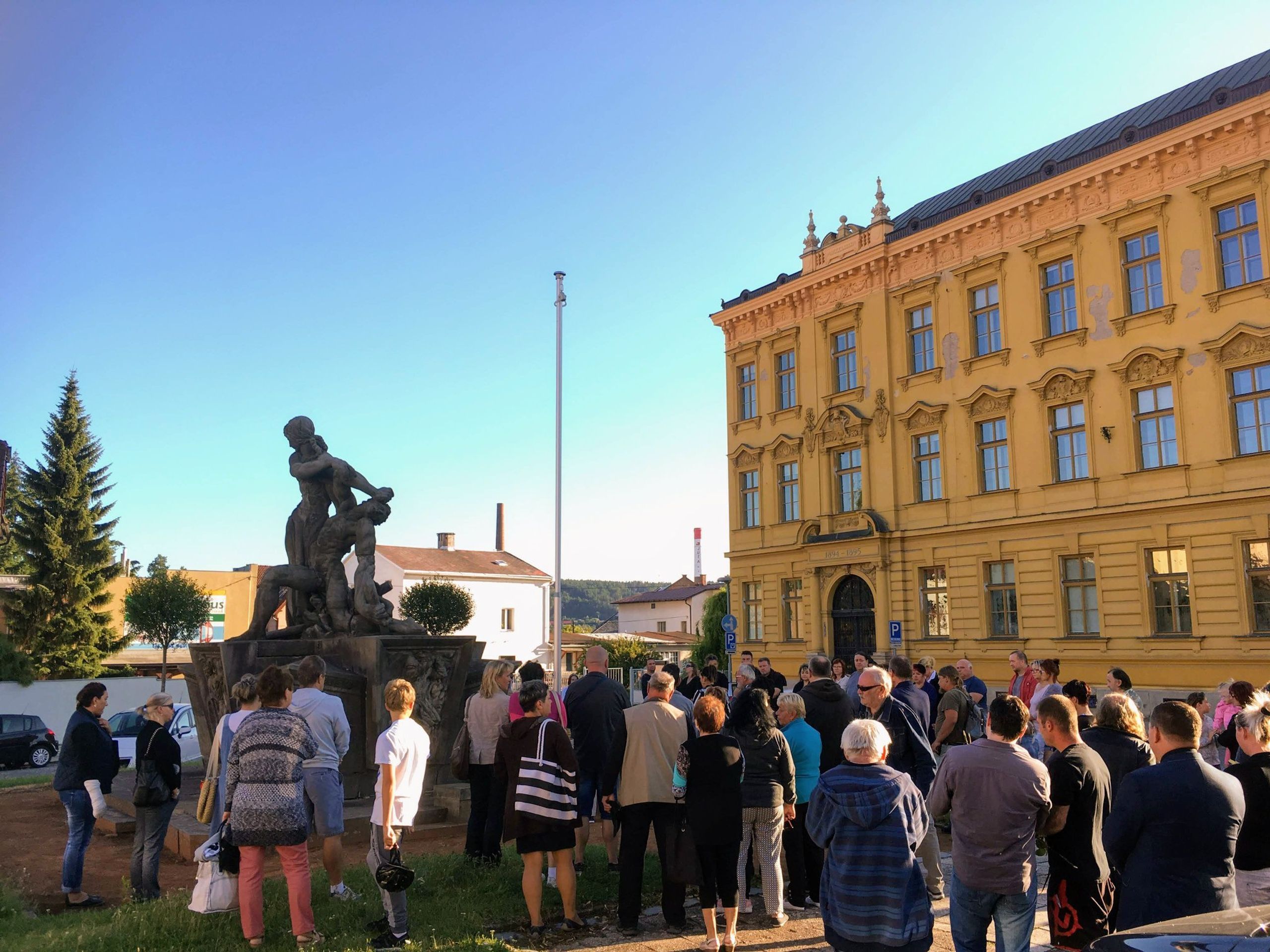 Pieta za zemřelou rodinu - 4 - GALERIE: Pieta za zemřelou rodinu (2/5)