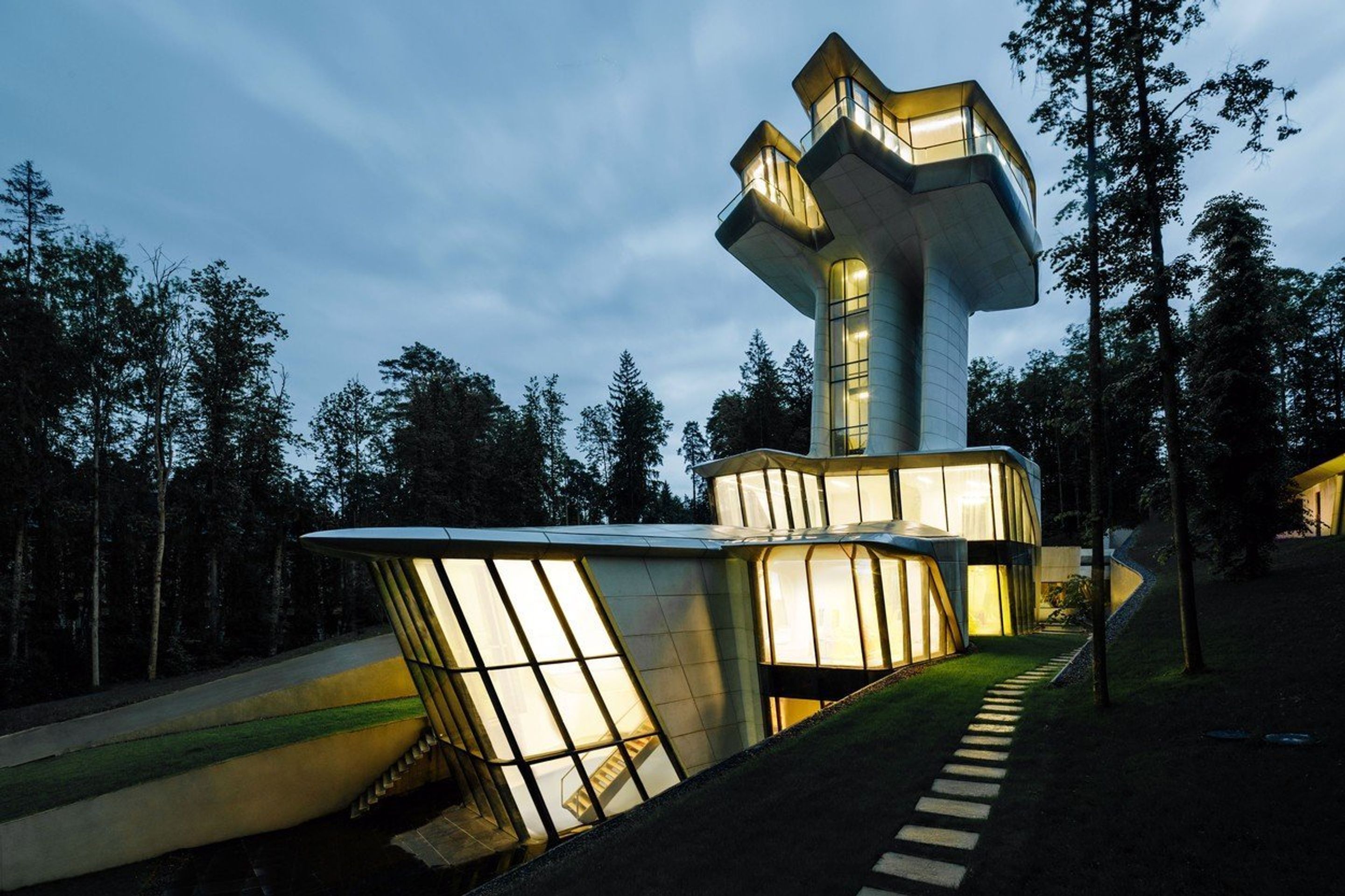 Vesmírná loď Zahy Hadid - 4 - GALERIE: Vesmírná loď Zahy Hadid (1/6)