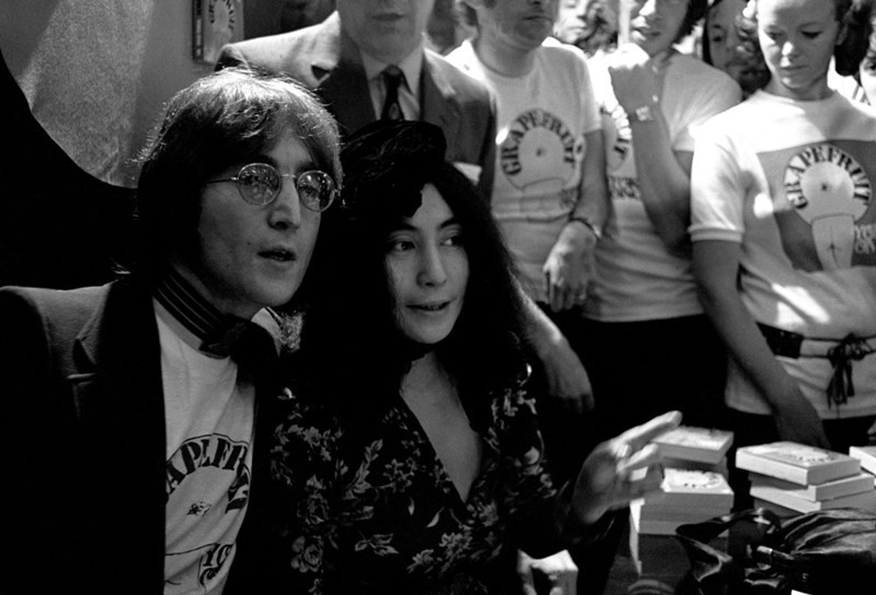 John Lennon s manželkou - GALERIE: John Lennon (2/6)