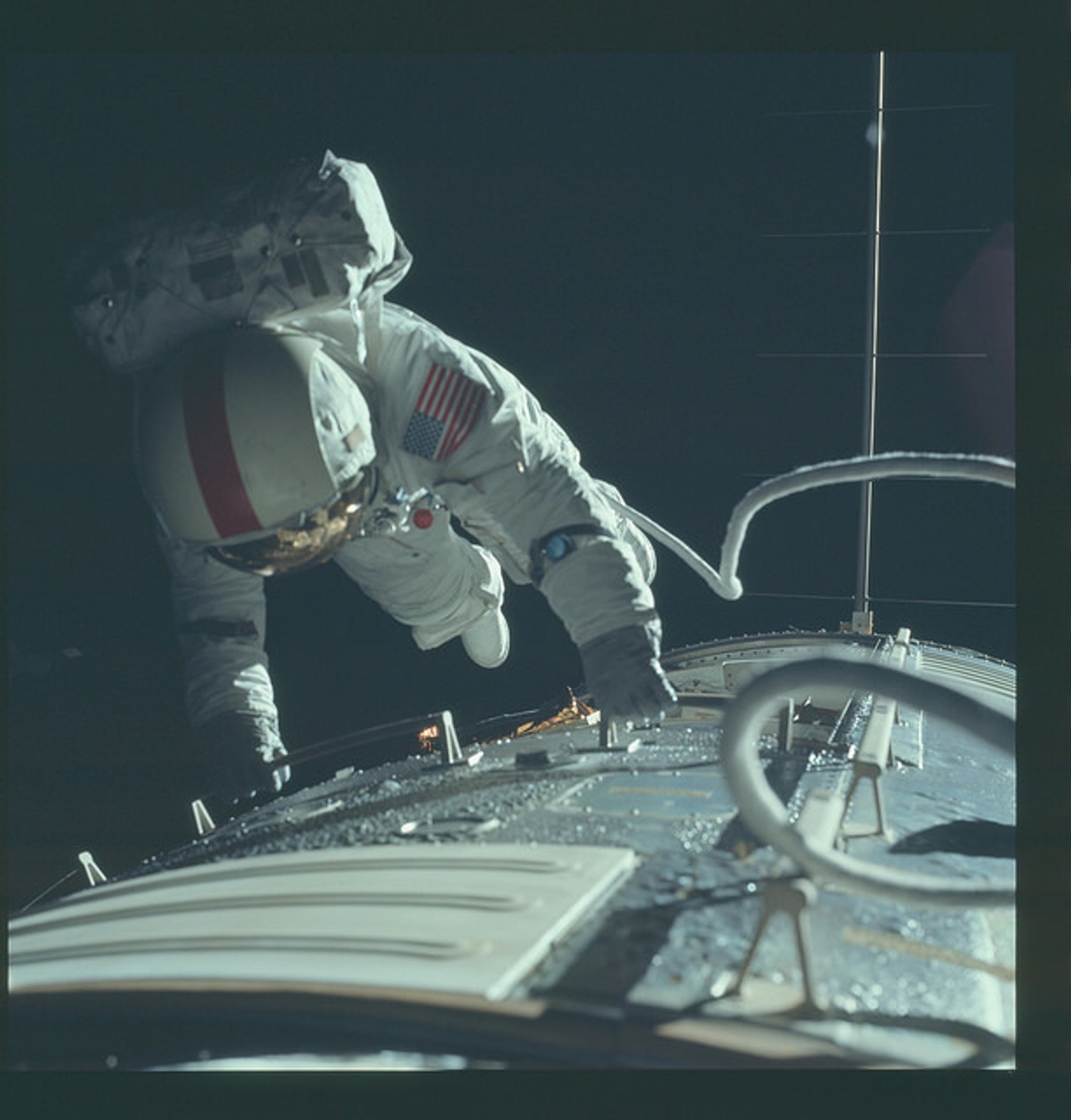 NASA - fotky z Měsíce - GALERIE: NASA odtajnila 8400 snímků z misí Apollo na Měsíc (1/10)