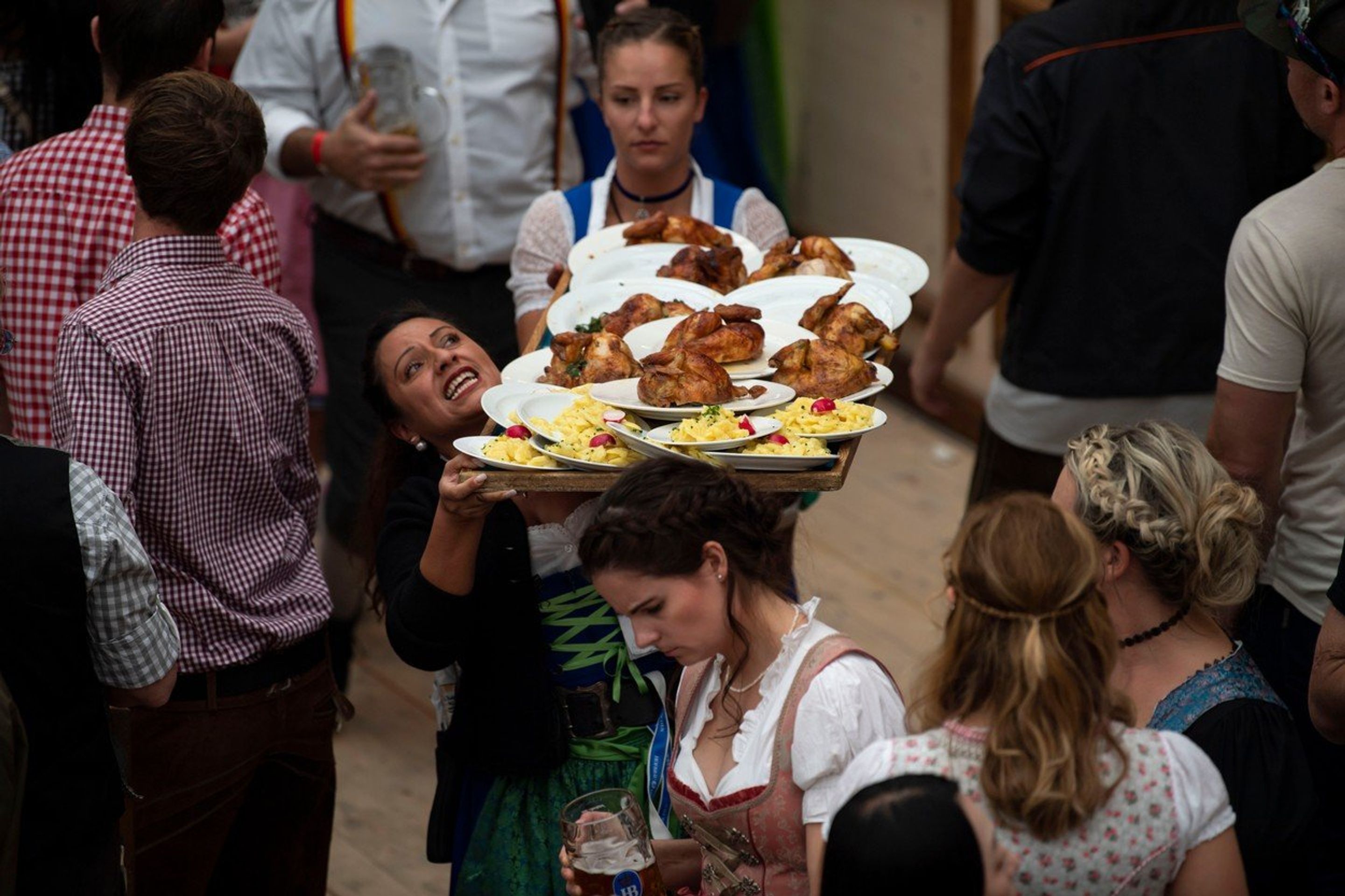 V Německu dnes začal nejoblíbenější svátek všech pivařů! Oktoberfest! - GALERIE: V Německu začíná svátek všech pivařů! Oktoberfest! (5/7)