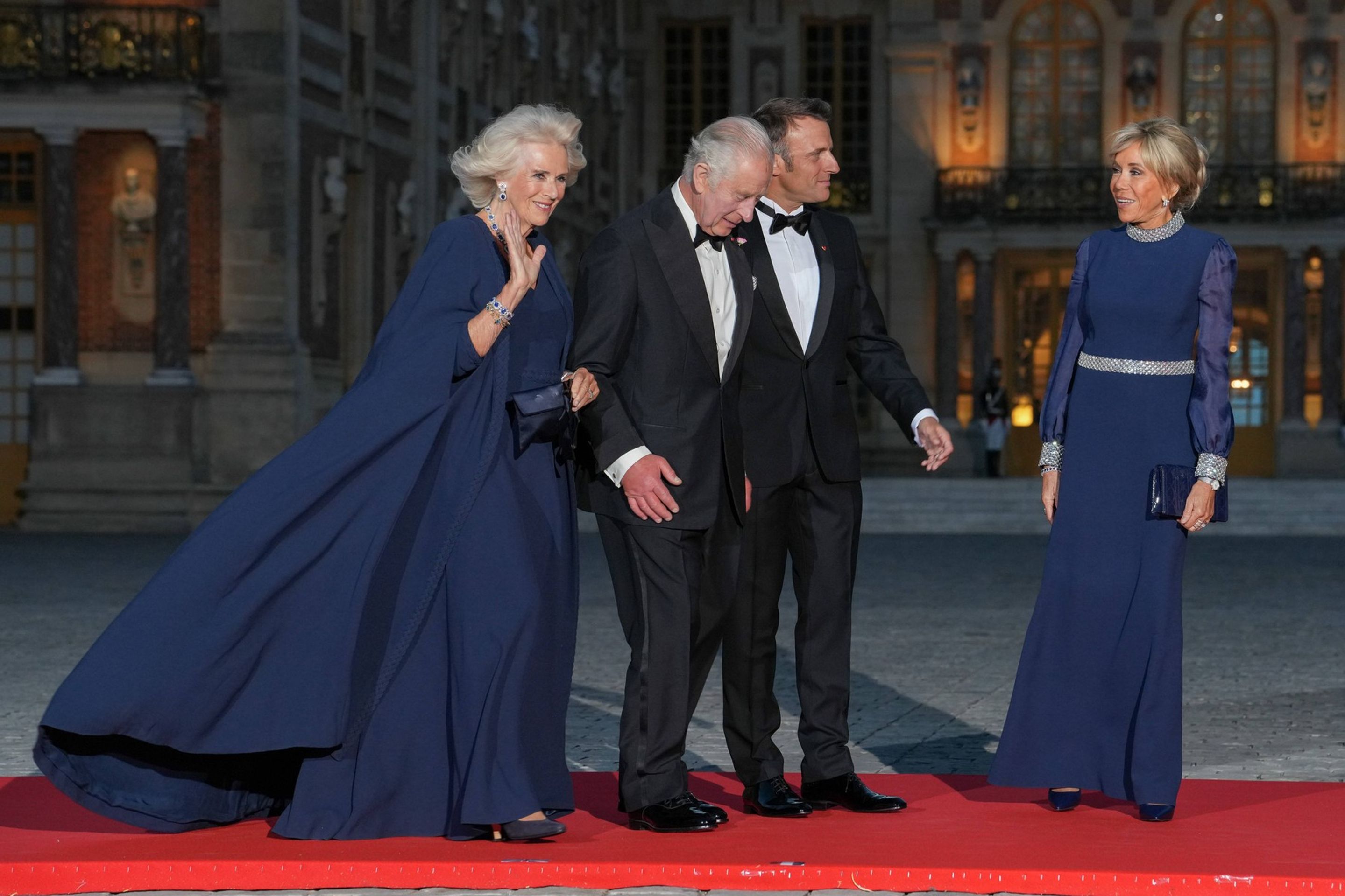 Královna Camilla, král Karel III., prezident Emmanuel Macron a Brigitte Macron - Král Karel III. a Camilla (18/31)