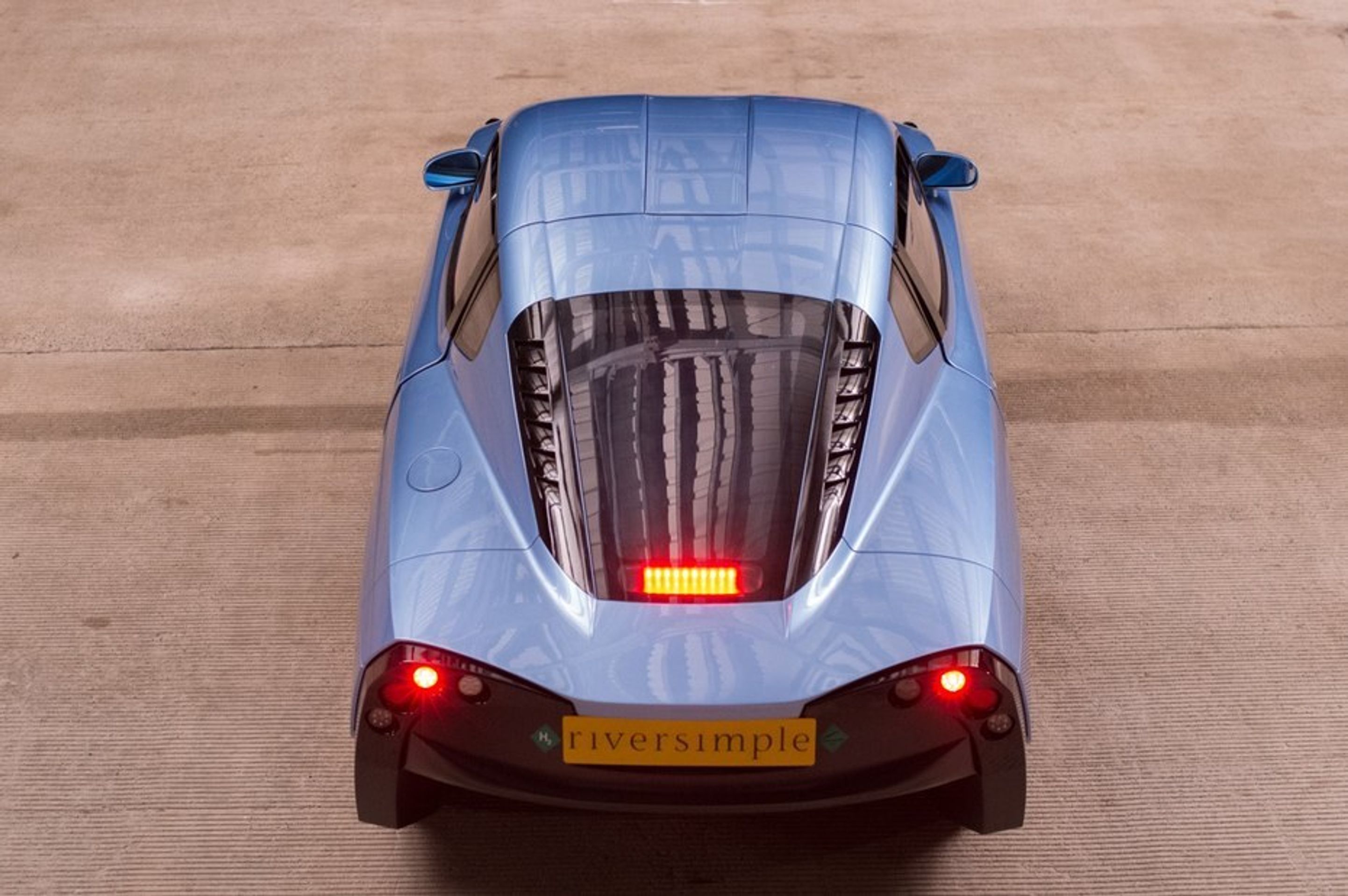 Nový automobil, který jezdí na vodík - 5 - GALERIE: Nový automobil, který jezdí na vodík (5/10)