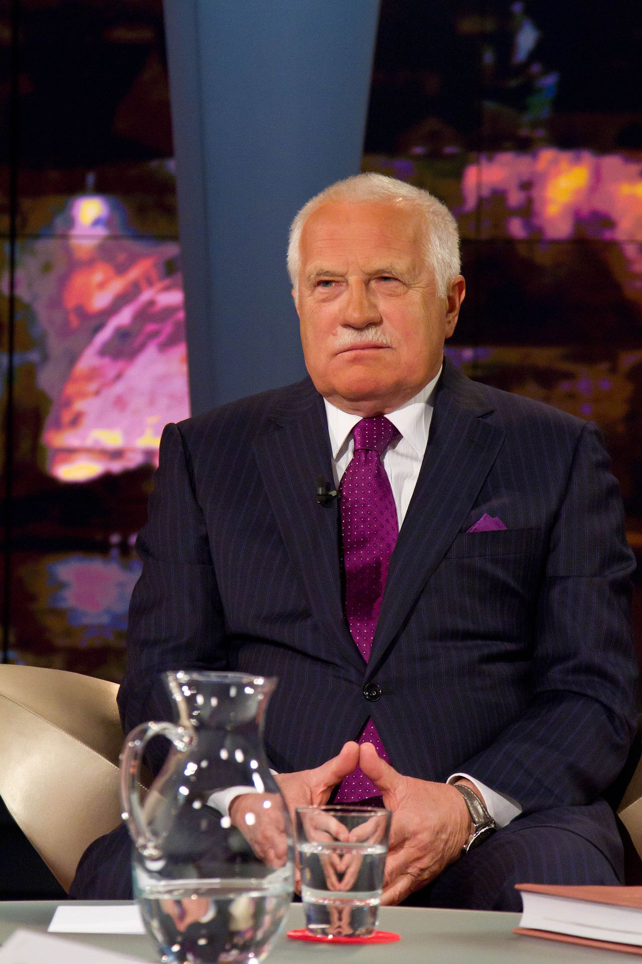 Václav Klaus - rozhovor - 4 - Hostem televize Nova byl ve středu večer prezident České republiky Václav Klaus. (4/8)