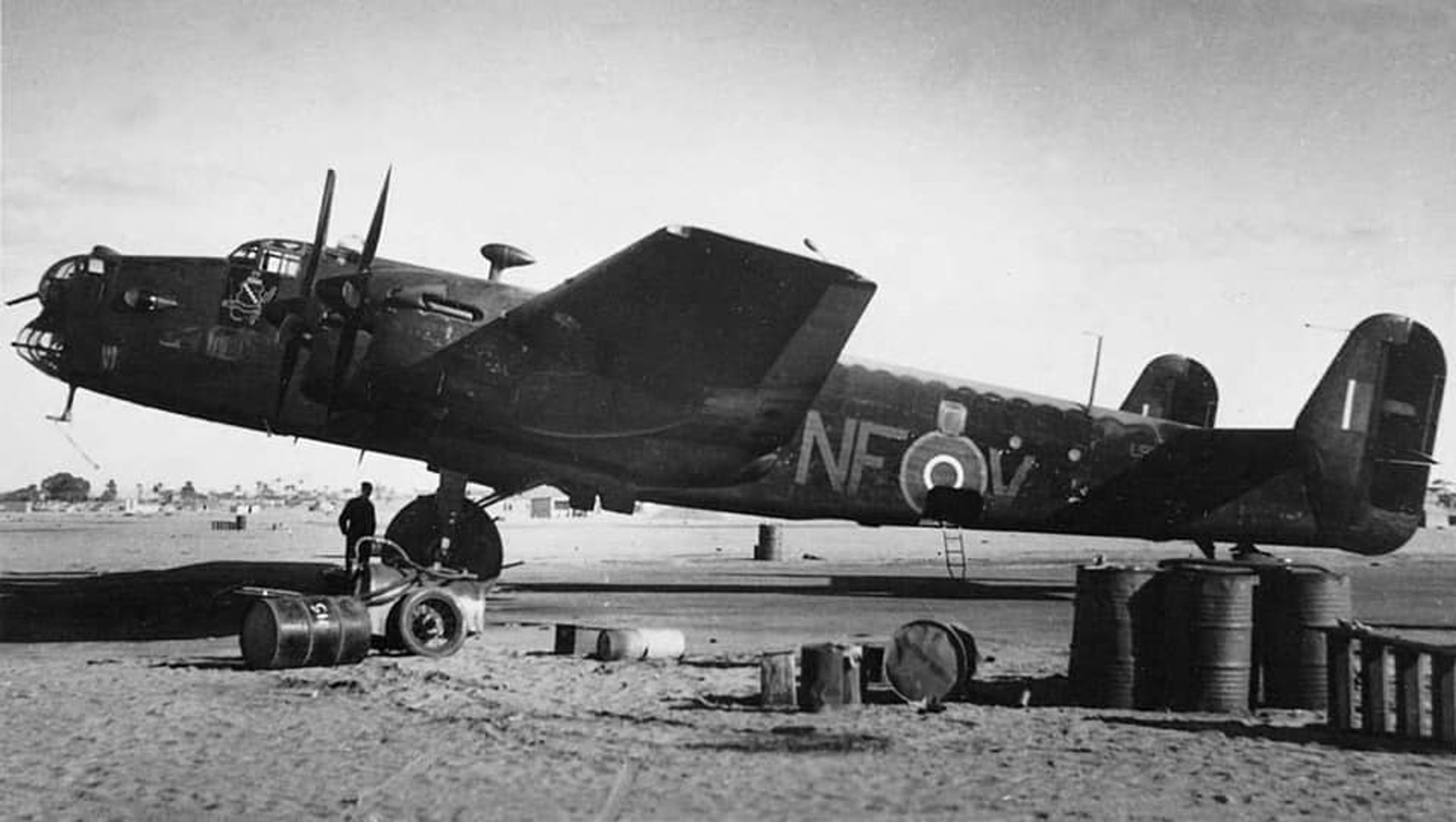 Handley-Page Halifax, kterým letěli Gabčík a Kubiš - Výsadek Anthropoid (1/5)