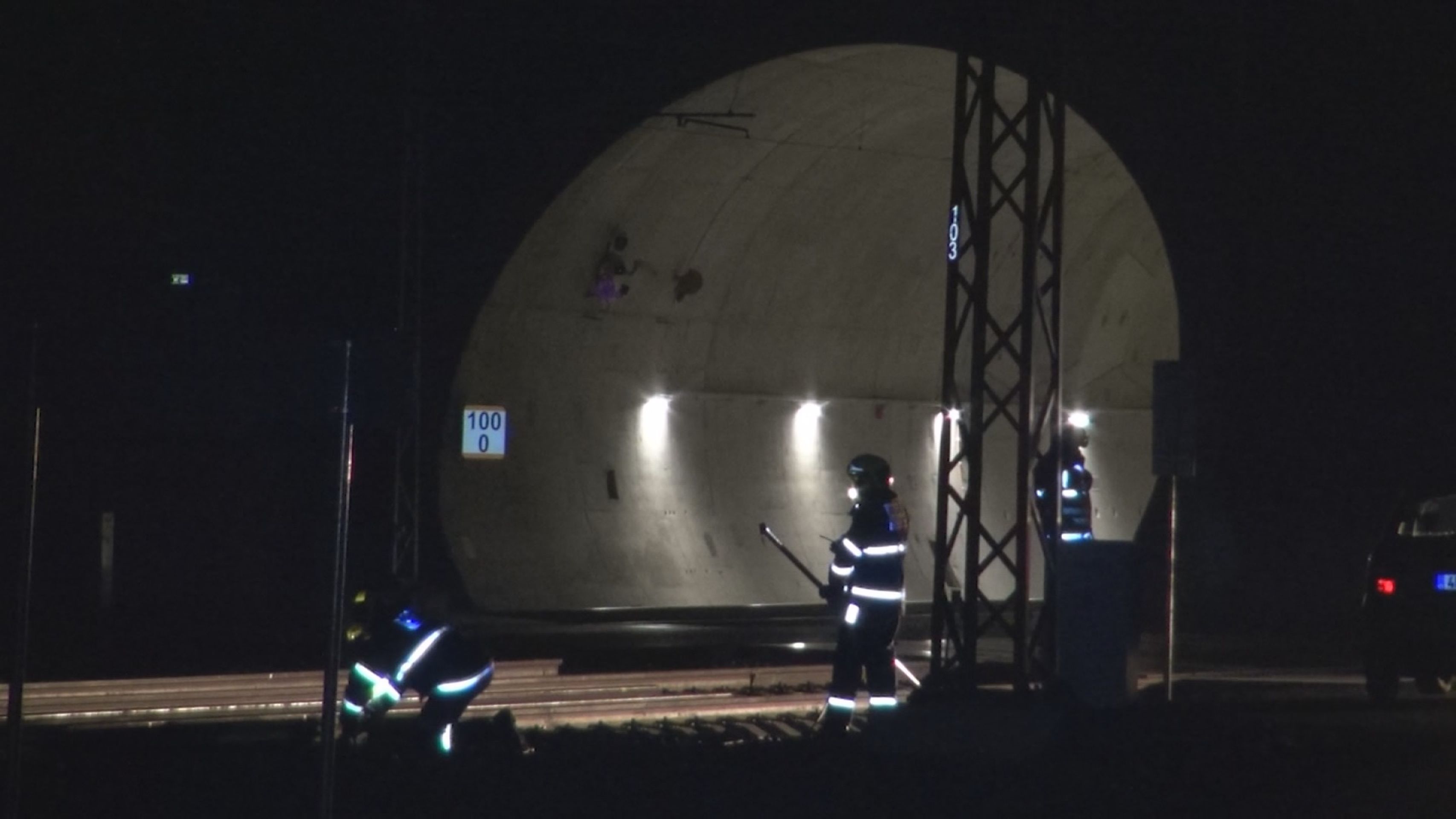 Ejpovický tunel - 1 - GALERIE: V Ejpovickém tunelu srazil vlak mladou dívku (1/4)