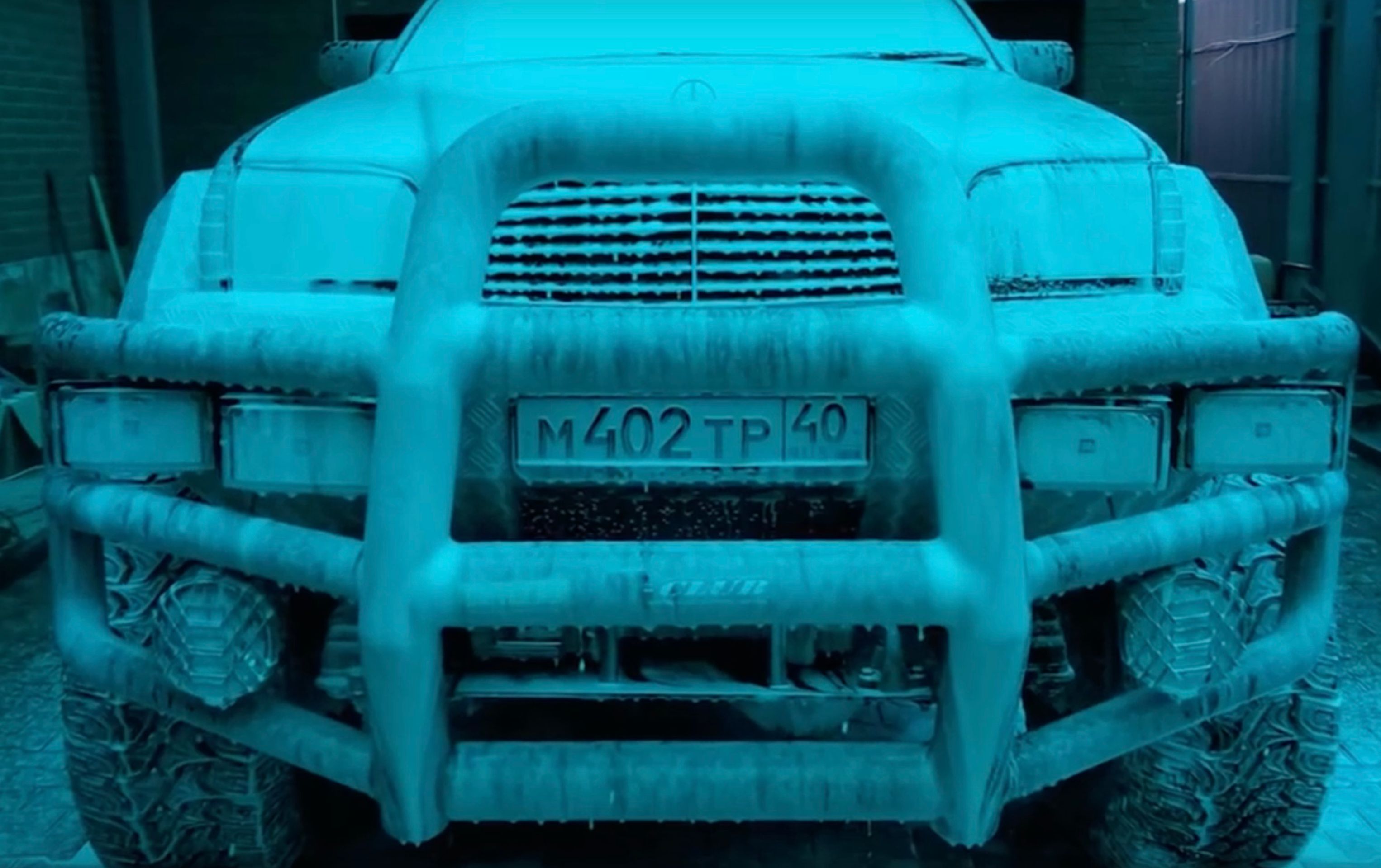 Kříženec mercedesu a vojenského náklaďáku GAZ - 21 - Fotogalerie: Kříženec mercedesu a vojenského náklaďáku (5/10)