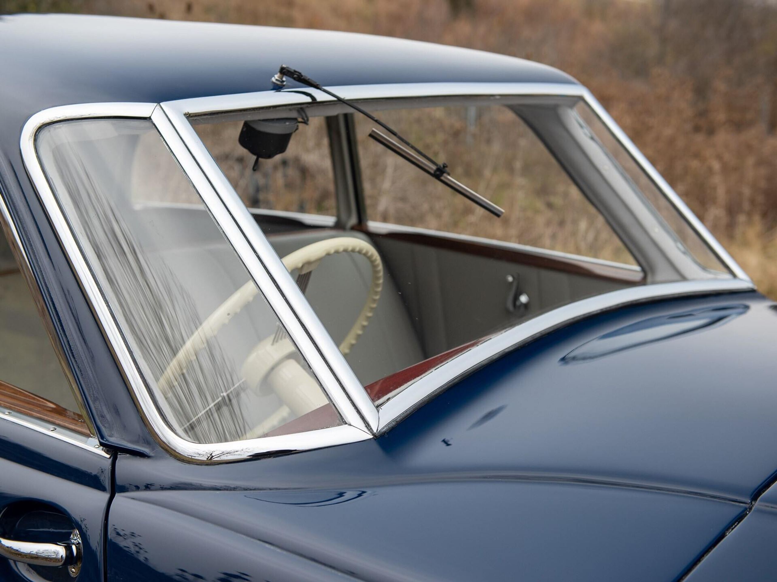 Unikátní Tatra 77 z roku 1934 - Unikátní Tatra 77 se prodala za 8,5 milionu korun (10/20)