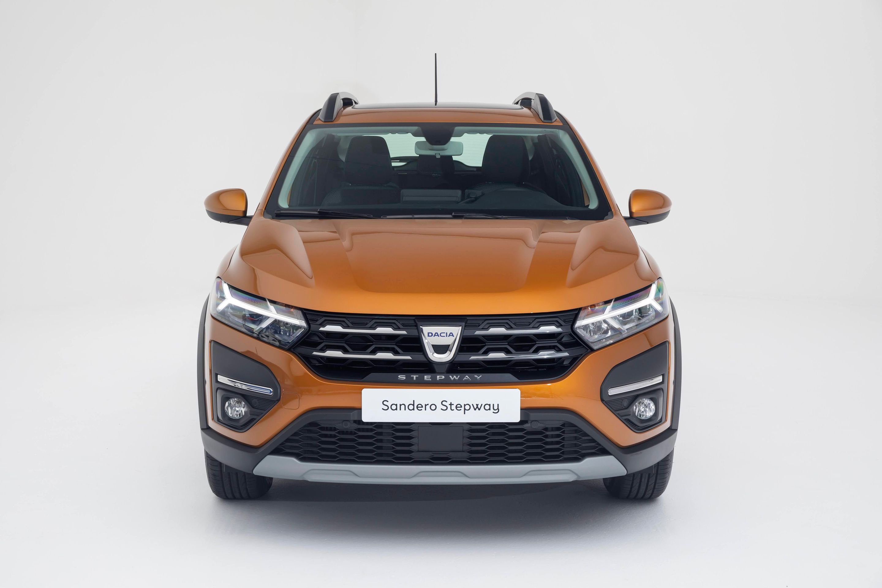 Nová generace modelů Dacia Logan, Sandero a Sandero Stepway - 38 - Fotogalerie: Dacia ukázala novou generaci tří stěžejních modelů (13/23)
