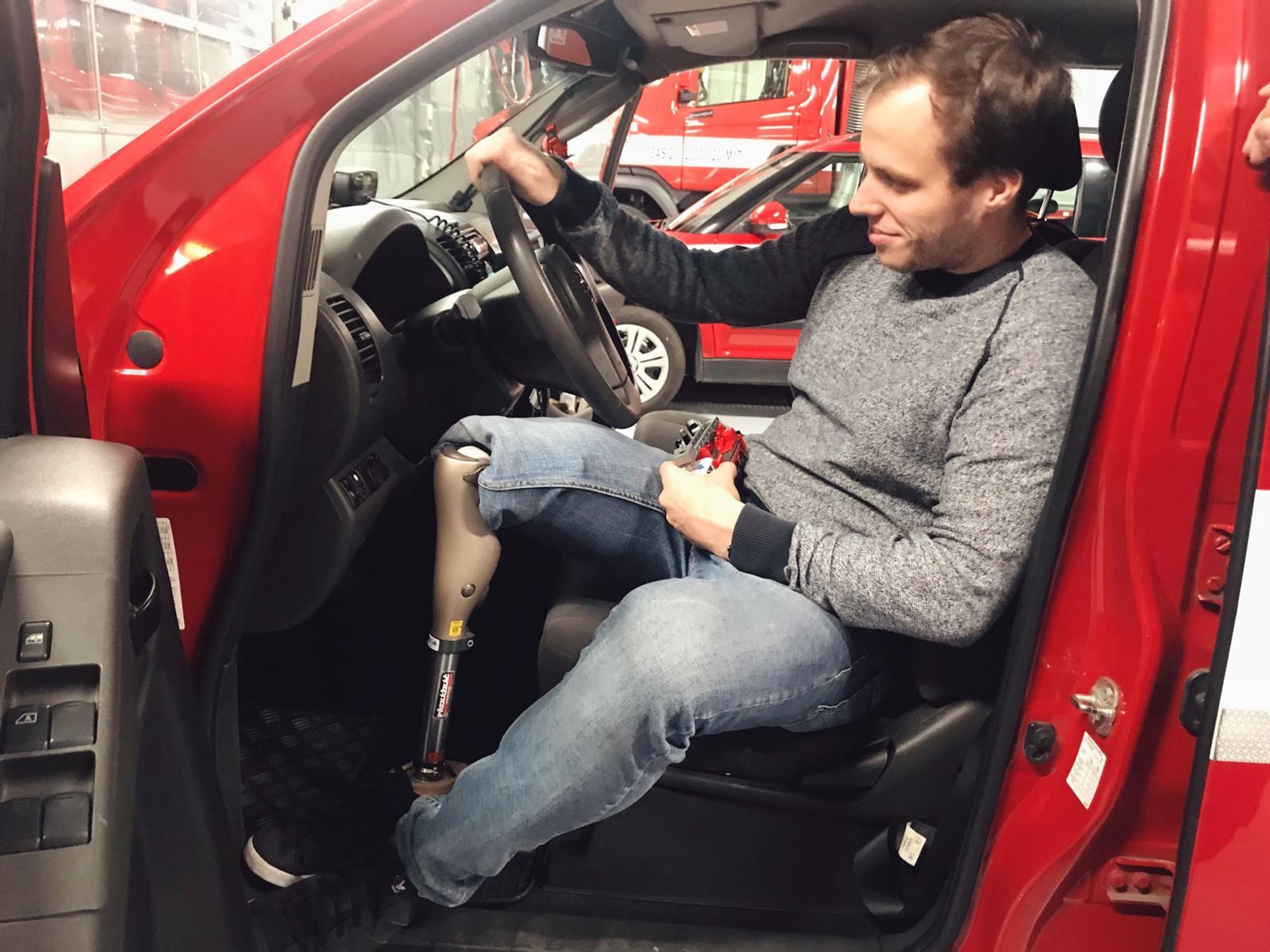 Motorkář Jirka přišel poděkovat hasičům za záchranu života - 3 - GALERIE: Motorkář Jirka přišel poděkovat hasičům za záchranu života (8/10)