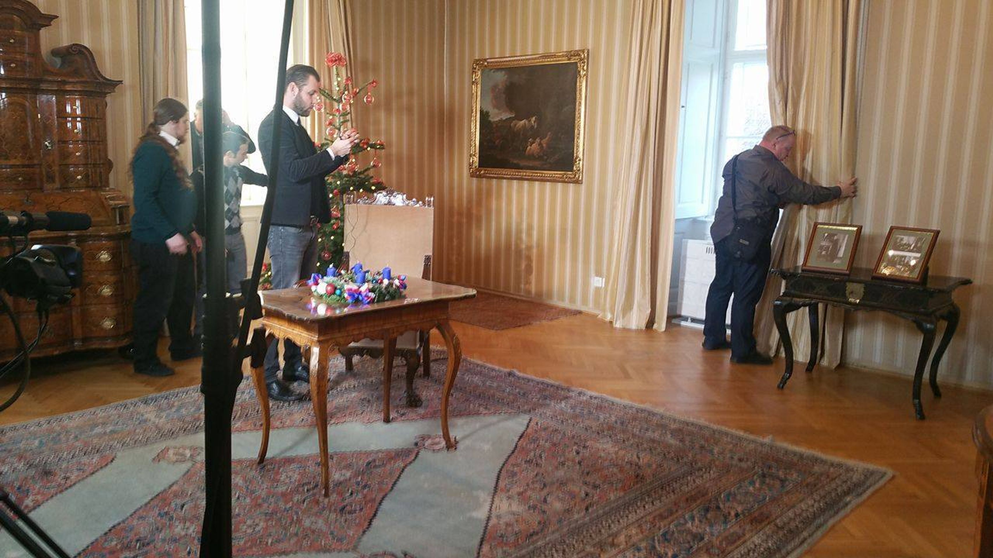 Natáčení vánočního poselství prezidenta Miloše Zemana - 1 - GALERIE: Natáčení vánočního poselství prezidenta Miloše Zemana (5/5)