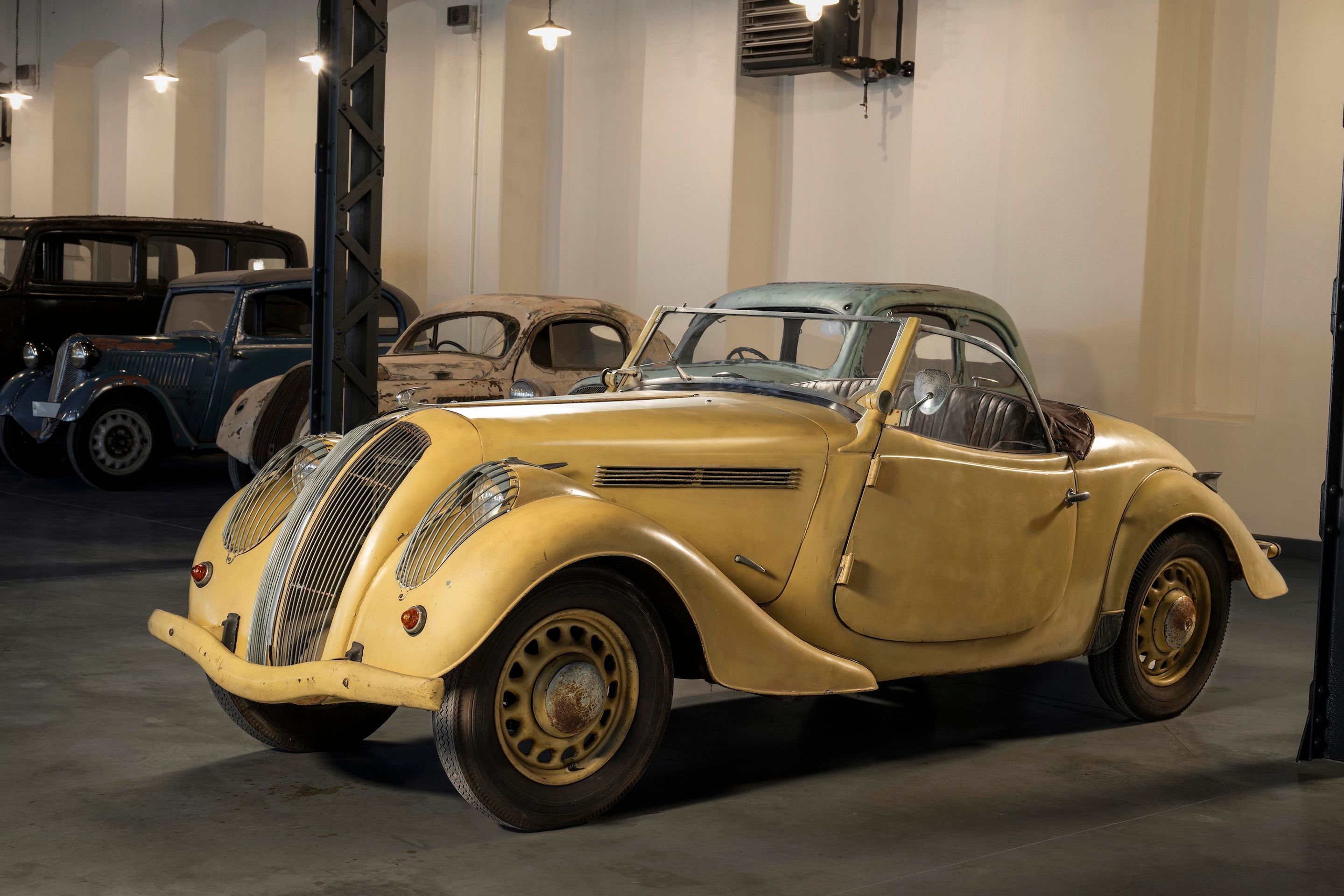 Unikátní historické vozy v nové expozici Škoda Muzea - Škoda Muzeum ukáže unikátní historické vozy před renovací (10/48)