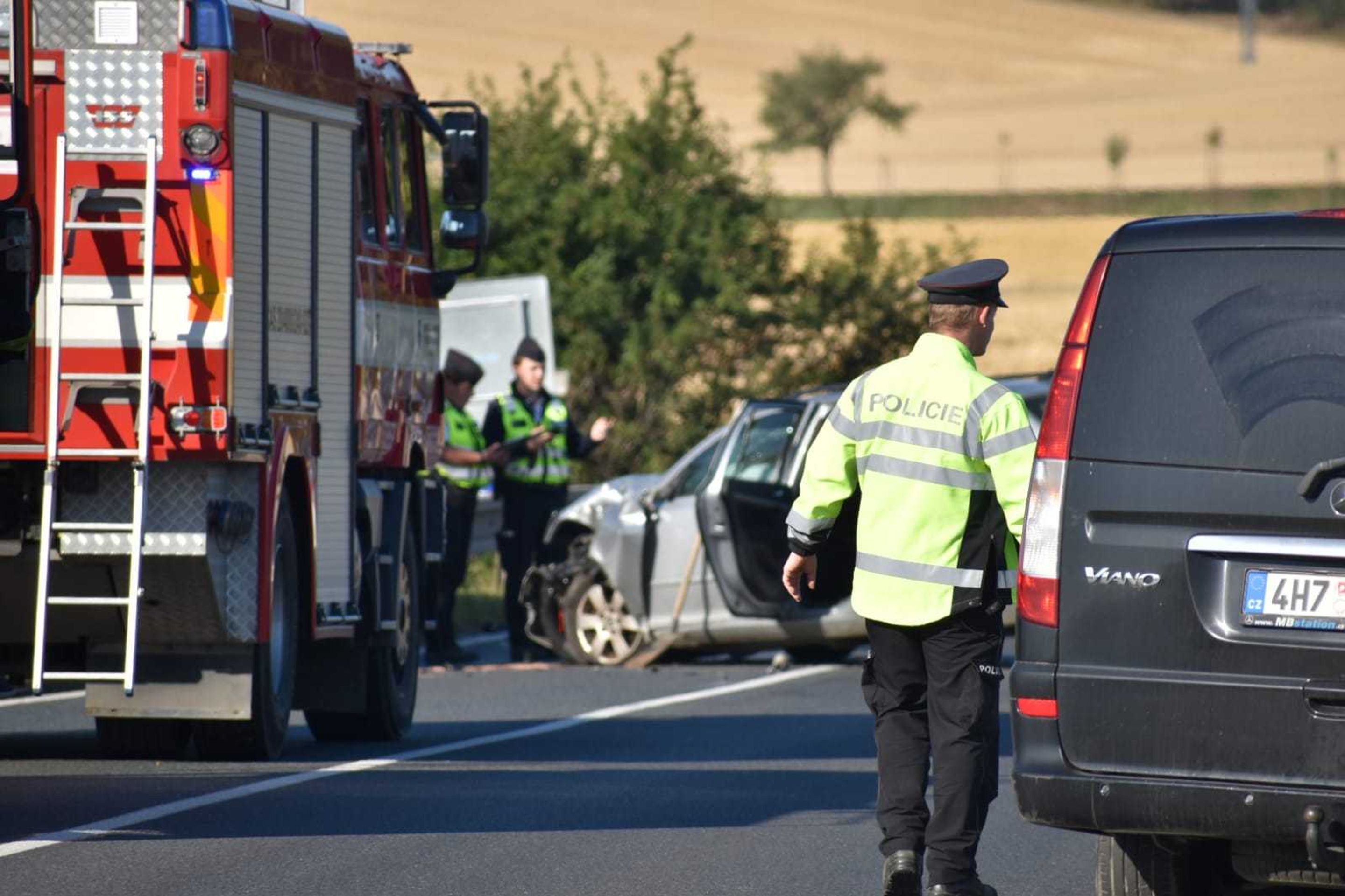 Tragická nehoda motorkáře a auta - 4 - GALERIE: Tragická nehoda motorkáře a auta (7/10)