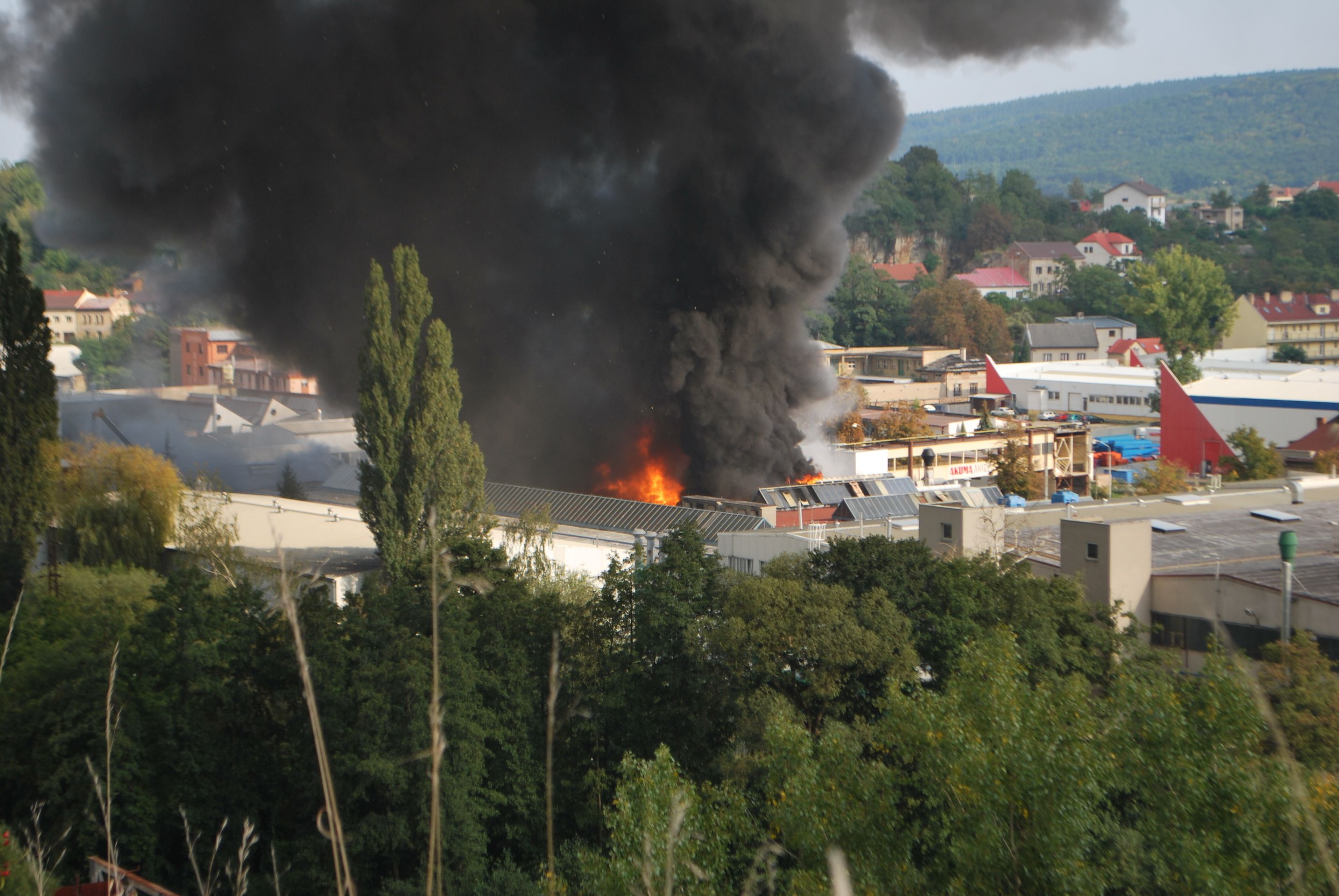 Požár v Akumě - Galerie: Požár Akuma Mladá Boleslav (8/13)