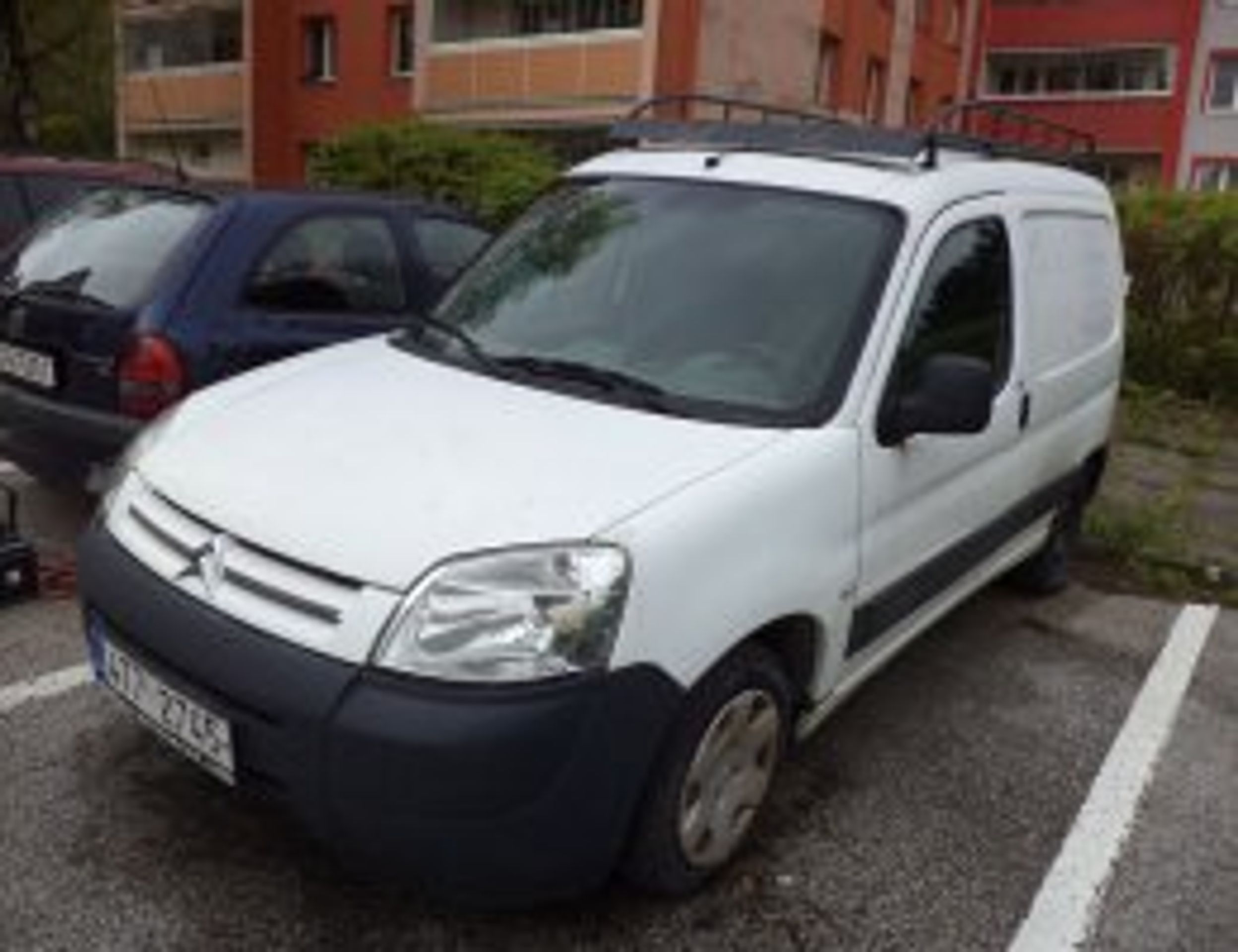 Citroën Berlingo 1.6HDI 16V G - Nejnižší podání 14 000 kč - GALERIE: Dražba vozů (8/15)