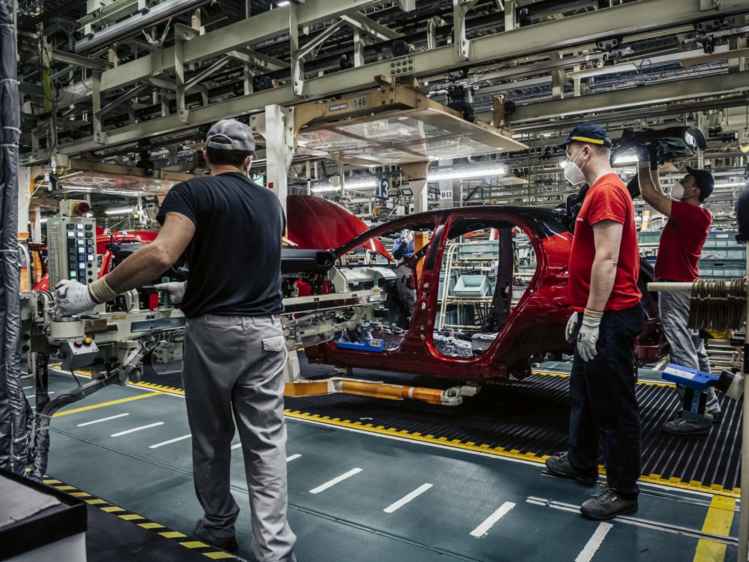 Výroba Toyoty Yaris ve středočeském Kolíně - Podívejte se na výrobní linky Toyoty v Kolíně (9/18)