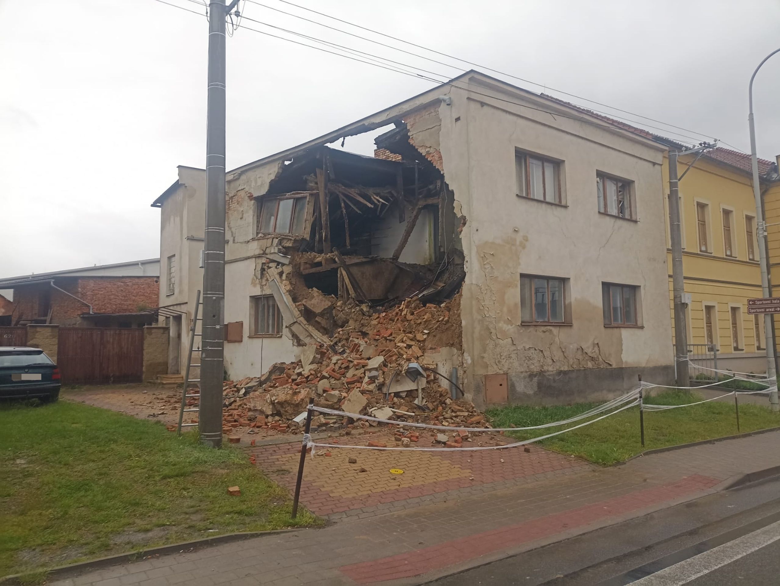 Déšť poškodil statiku domu, Zlínsko (3) - Déšť a povodně (3/16)