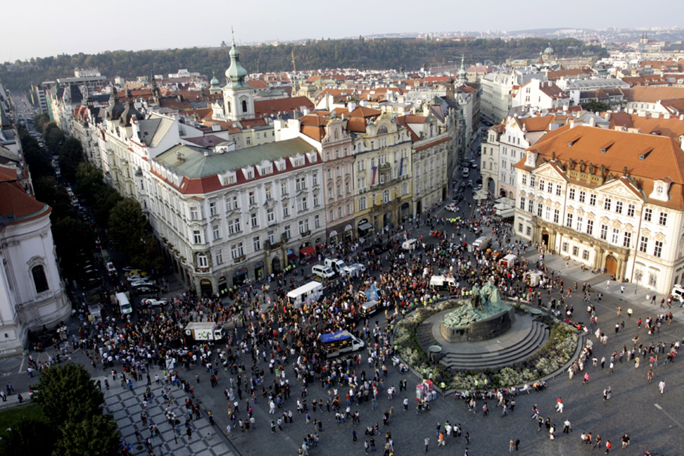 Na 1500 squaterů dovádělo v centru Prahy-28 - Na 1500 squaterů dovádělo v centru Prahy (28/39)