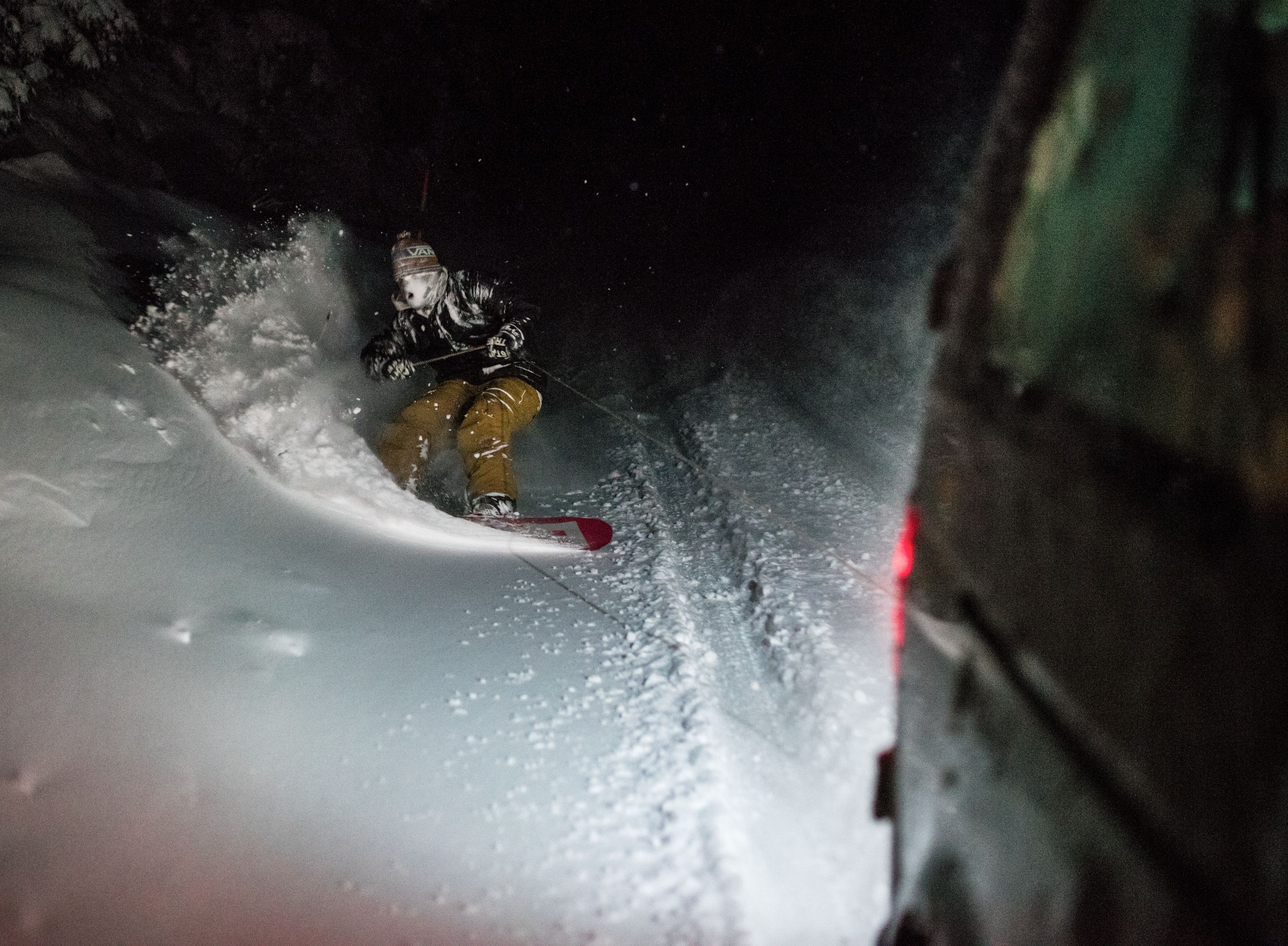 Dušan Kříž v Sarajevu - GALERIE: Snowboardista Kříž jezdí v na prkně v Sarajevu (5/5)