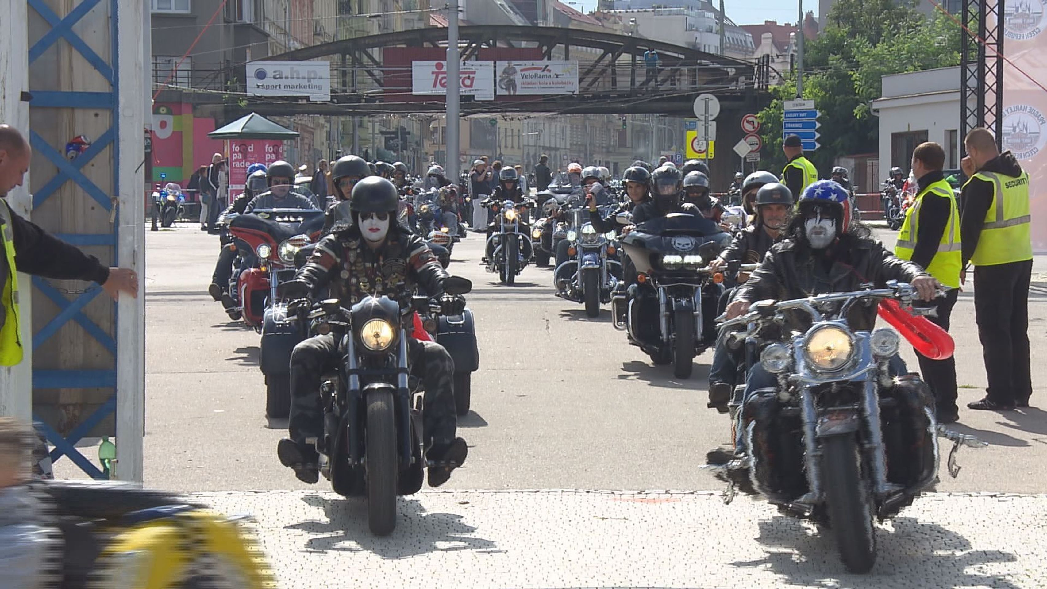 Sraz motorkářů Harley Davidson v Praze - 2 - GALERIE: Harley Davidson v Praze (6/8)