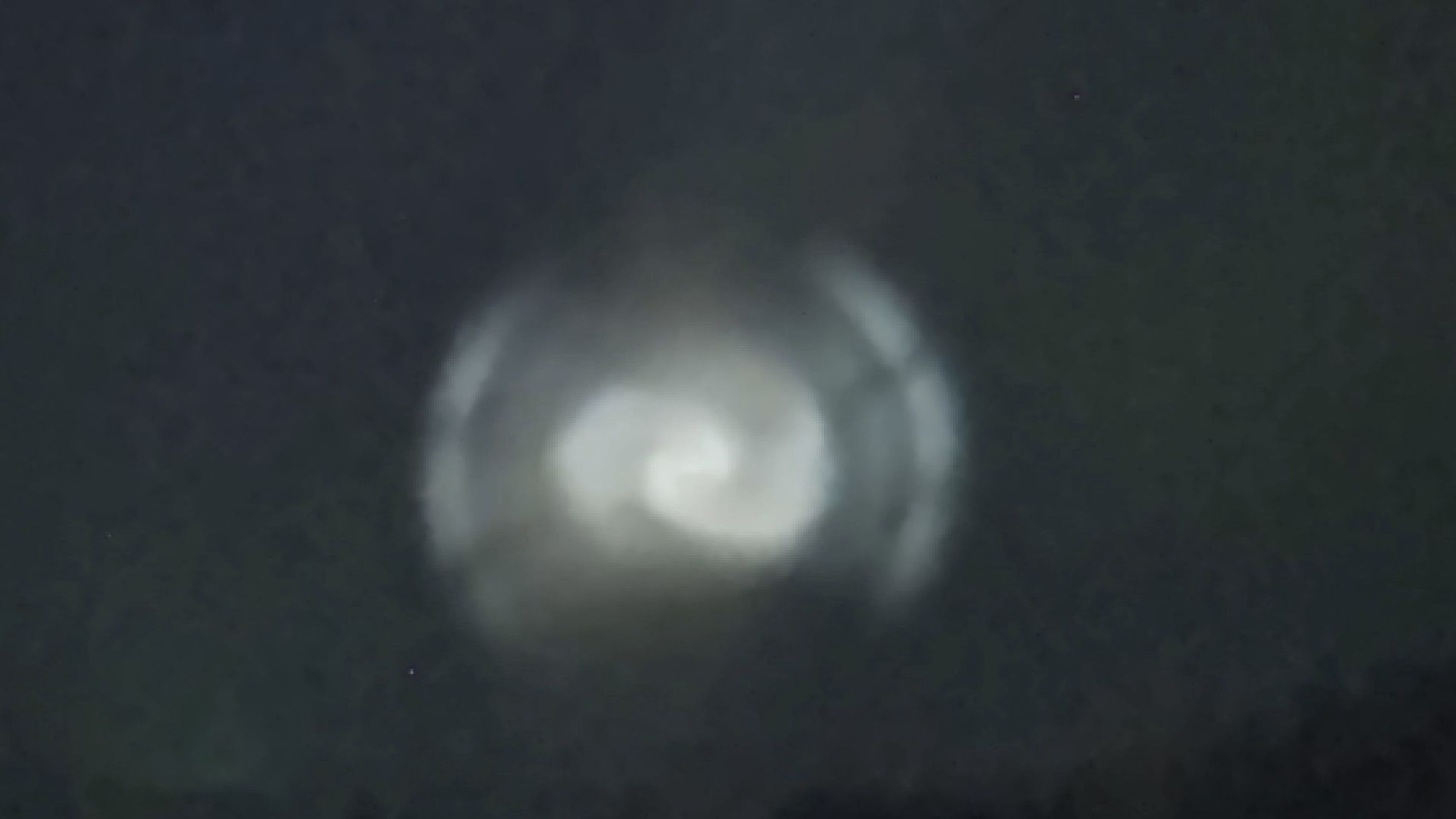 Spirála na obloze - Jev nad Arktidou (2/3)