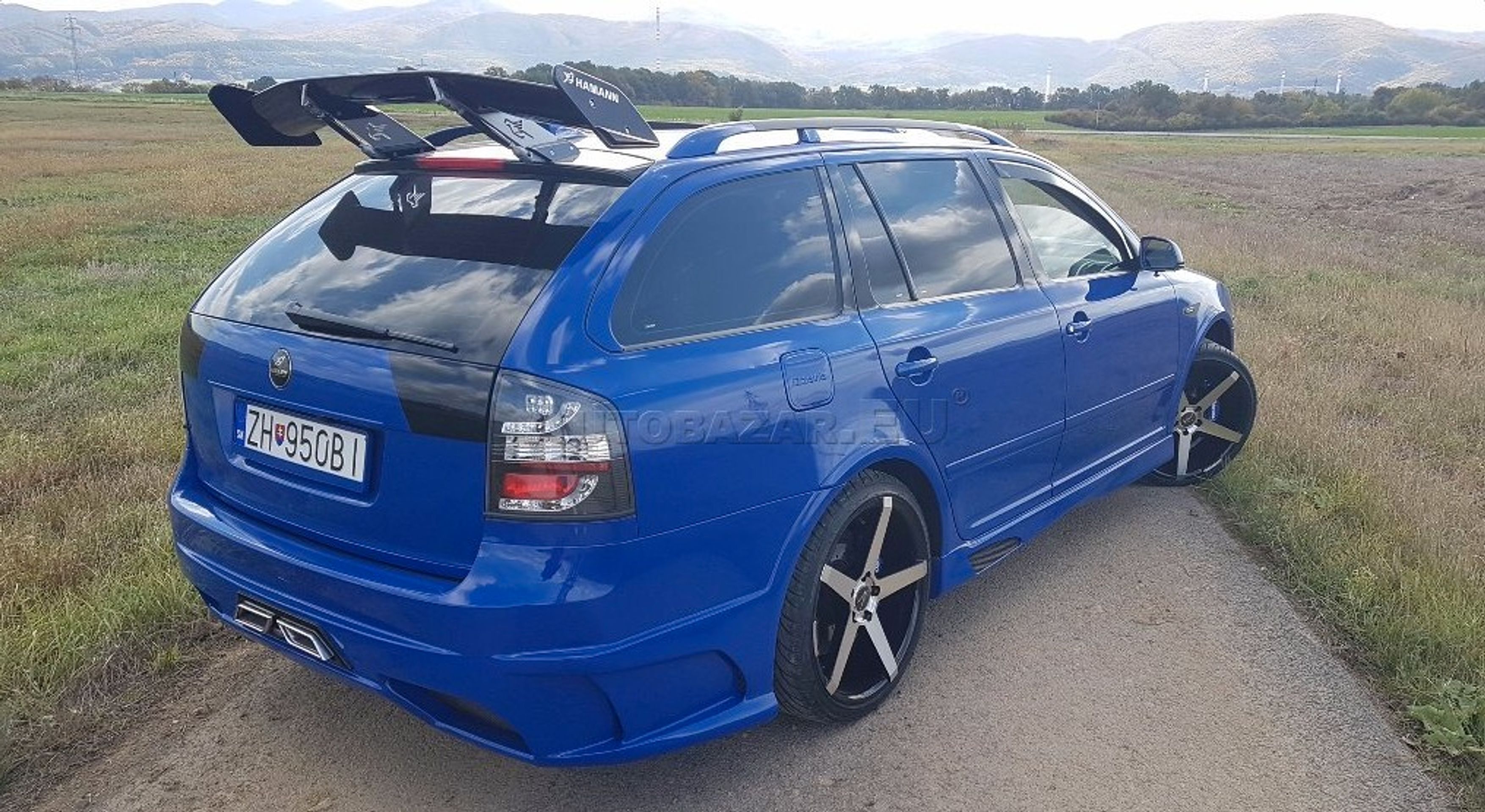 škoda - 24 - FOTOGALERIE: Brutálně upravená Škoda Octavia na prodej (15/19)